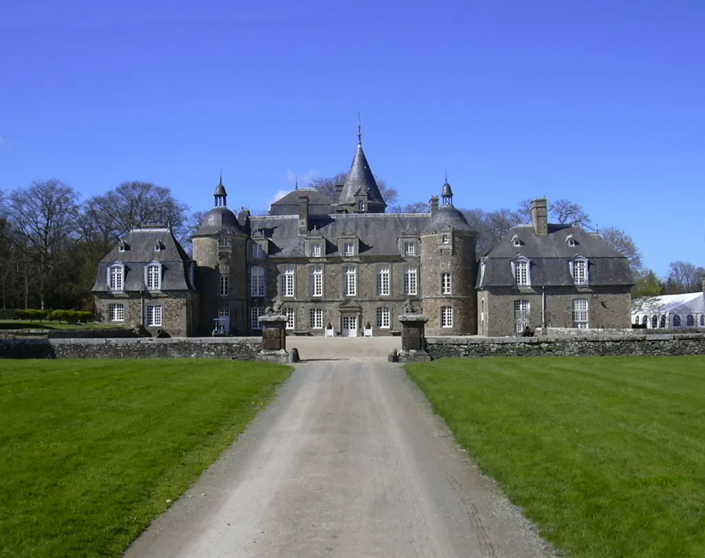 Photo showing: Bourbansais castle in Britain, France.