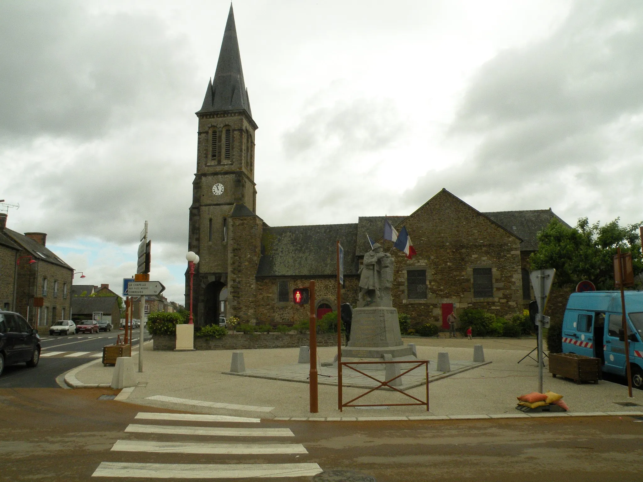 Photo showing: Church of Saint-Domineuc.