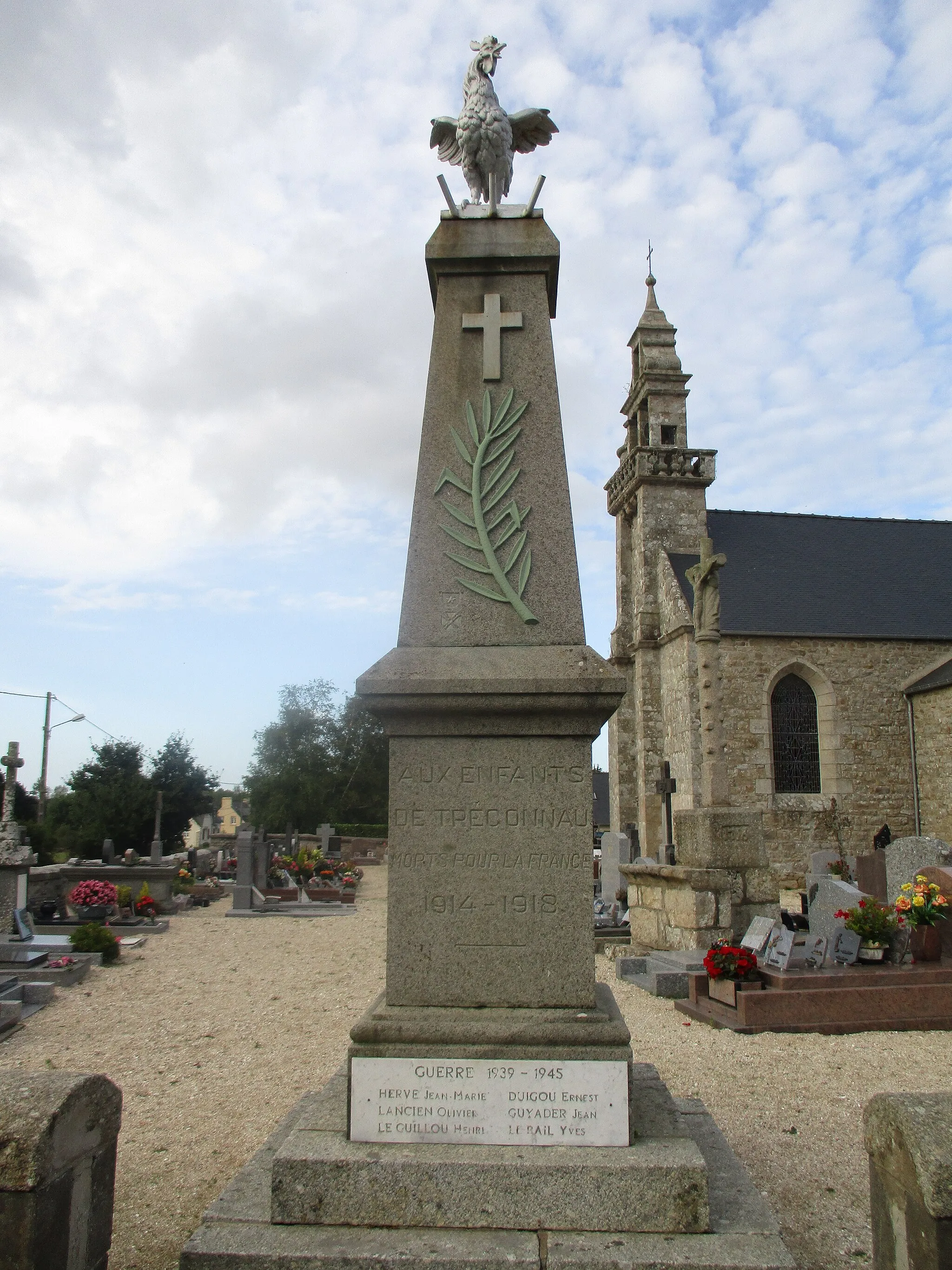 Photo showing: Le monument aux morts de Trégonneau