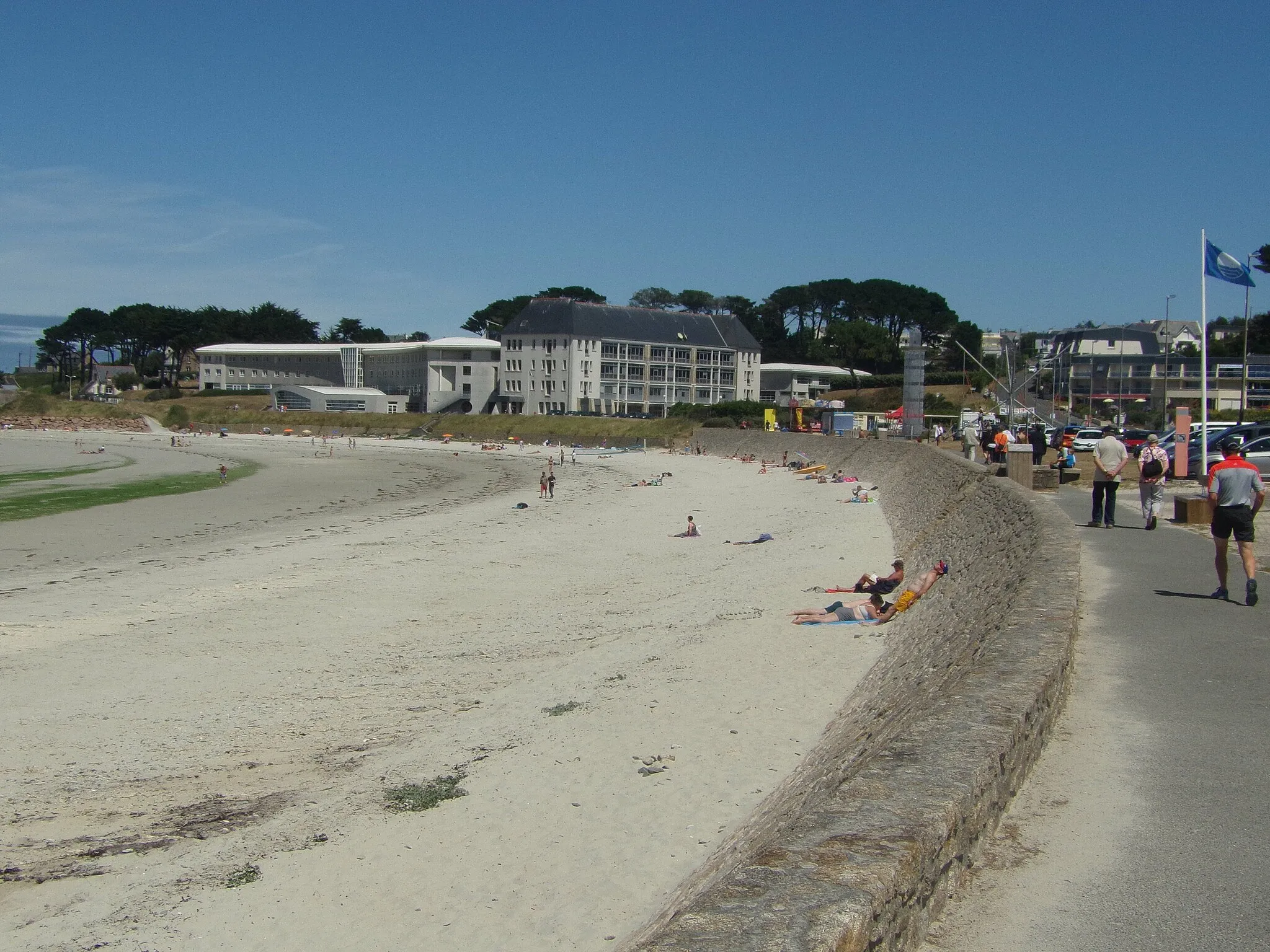 Photo showing: Plage de Trévou (Entre de rééducation)