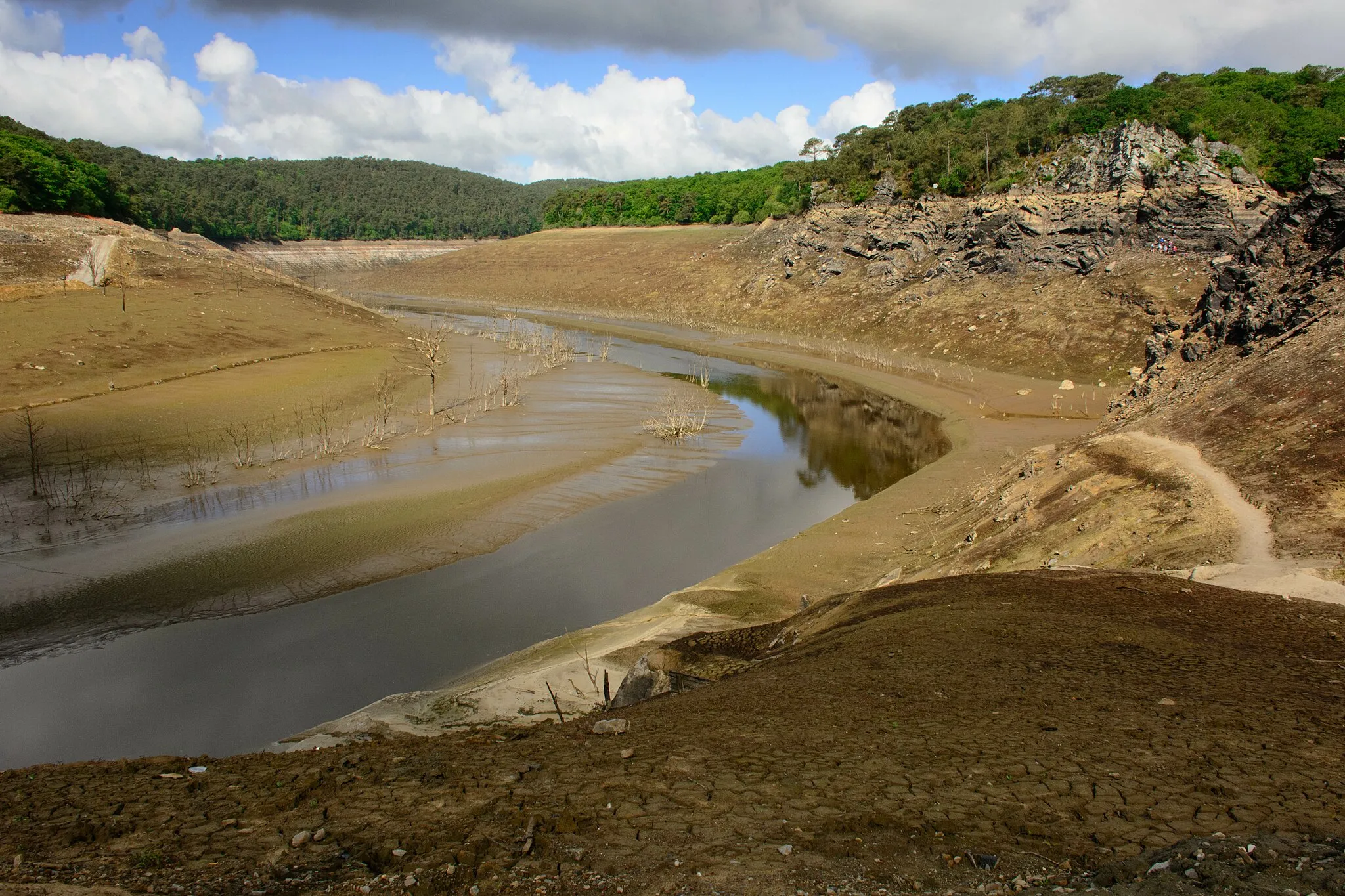 Photo showing: Assec du Lac de Guerlédan 2015