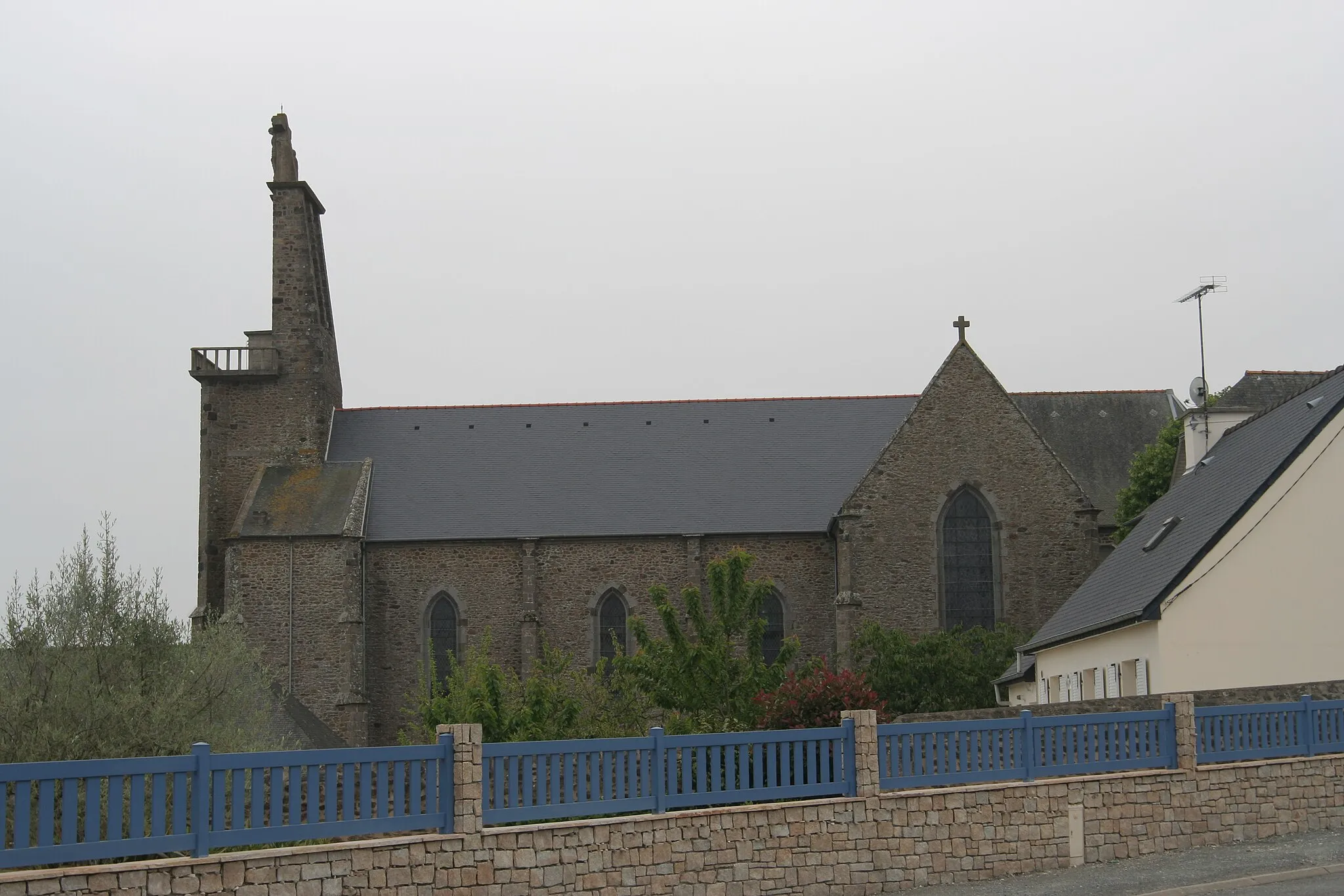 Photo showing: Église Saint-Clément de La Richardais, vue de la rue Jean Langlais.