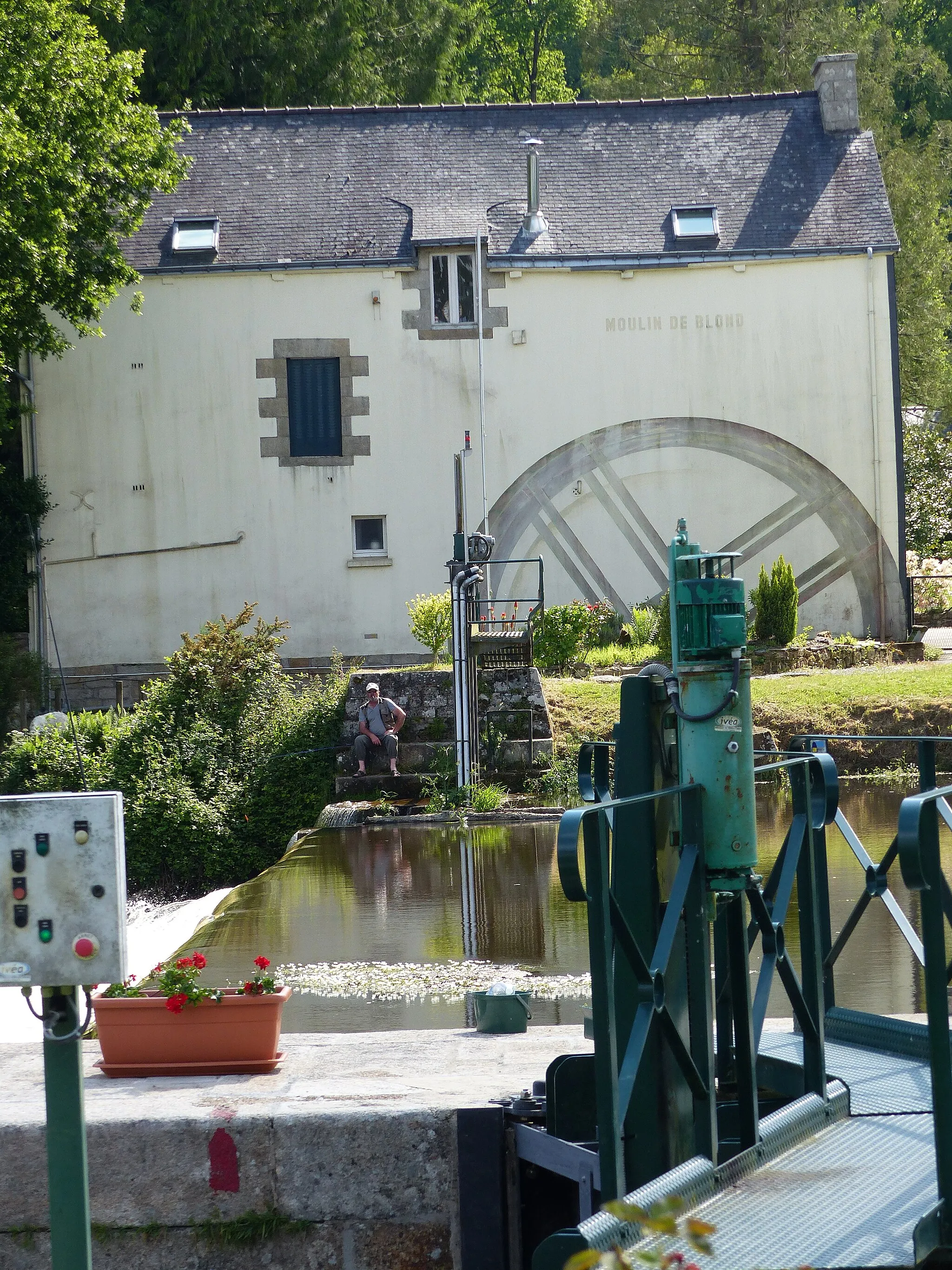 Photo showing: Moulin de Blond, ancien moulin à eau du val d'Oust