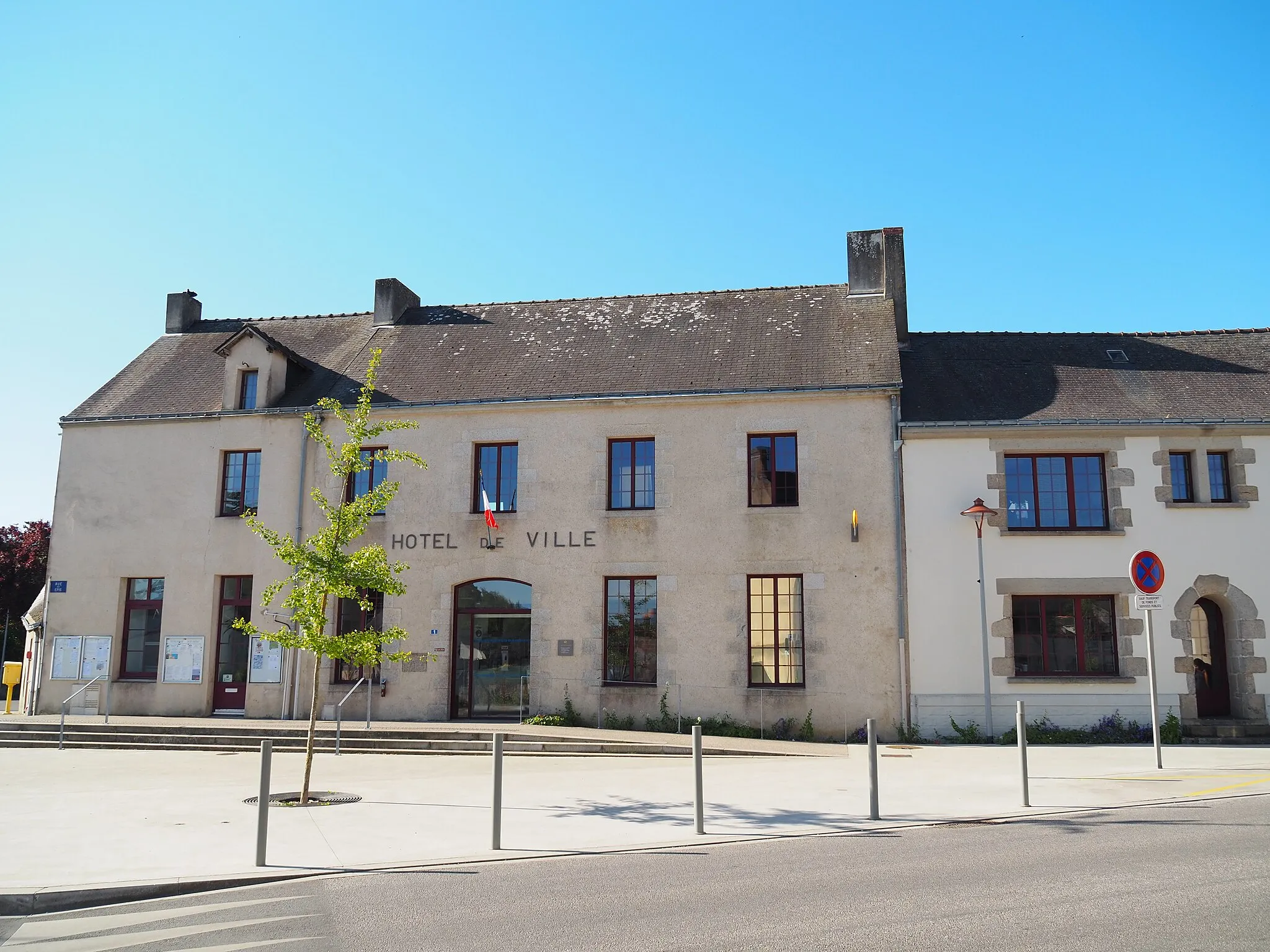 Photo showing: Mairie de Saint-Molf