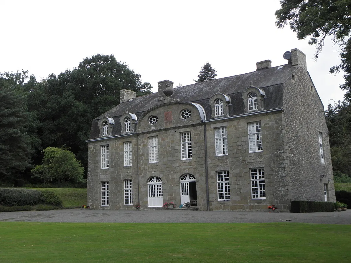 Photo showing: This building is inscrit au titre des monuments historiques de la France. It is indexed in the base Mérimée, a database of architectural heritage maintained by the French Ministry of Culture, under the reference PA00090889 .