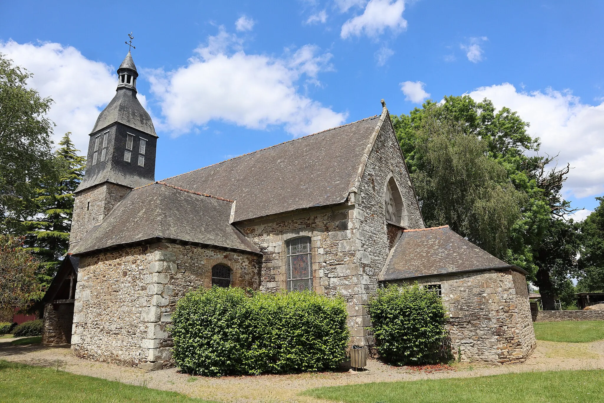Photo showing: Église Saint-Melaine d'Andouillé-Neuville, Ille-et-Vilaine.