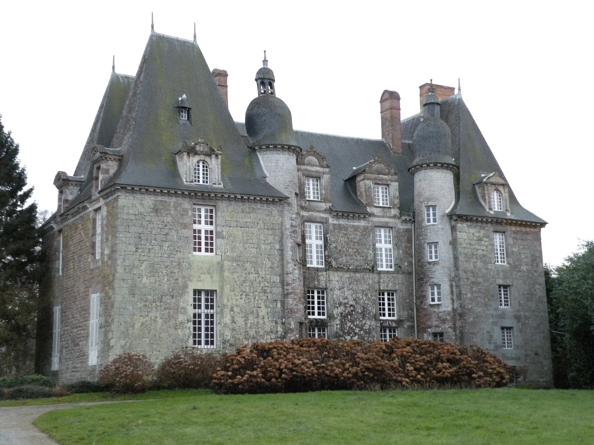 Photo showing: Castle of La Chapelle-Chaussée