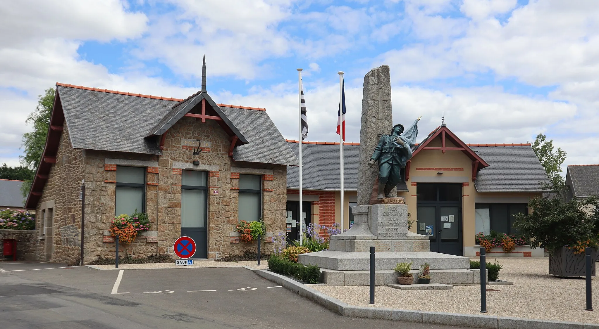 Photo showing: Mairie de La Selle-en-Coglès (Ille-et-Vilaine).