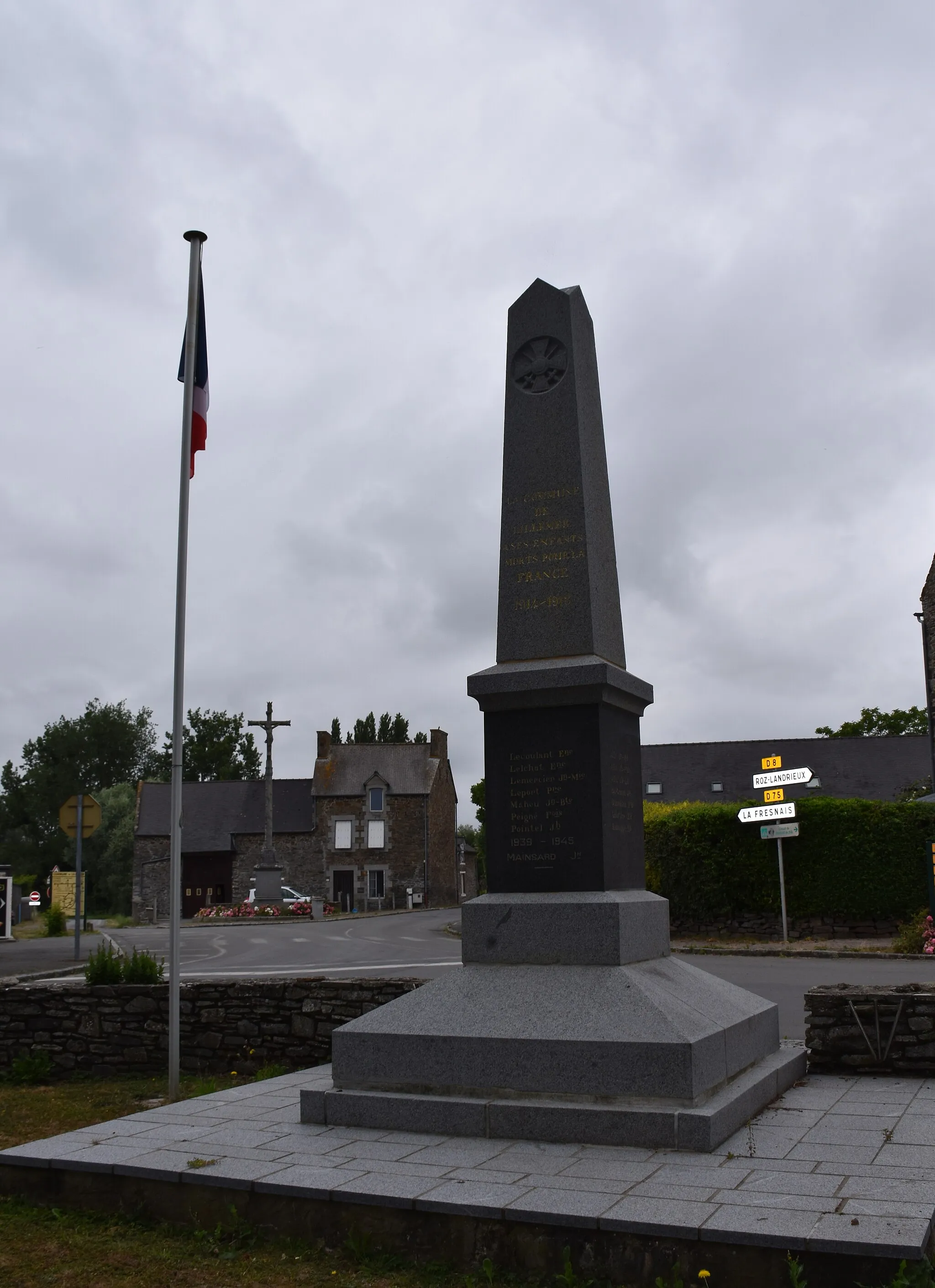 Photo showing: Monument aux morts