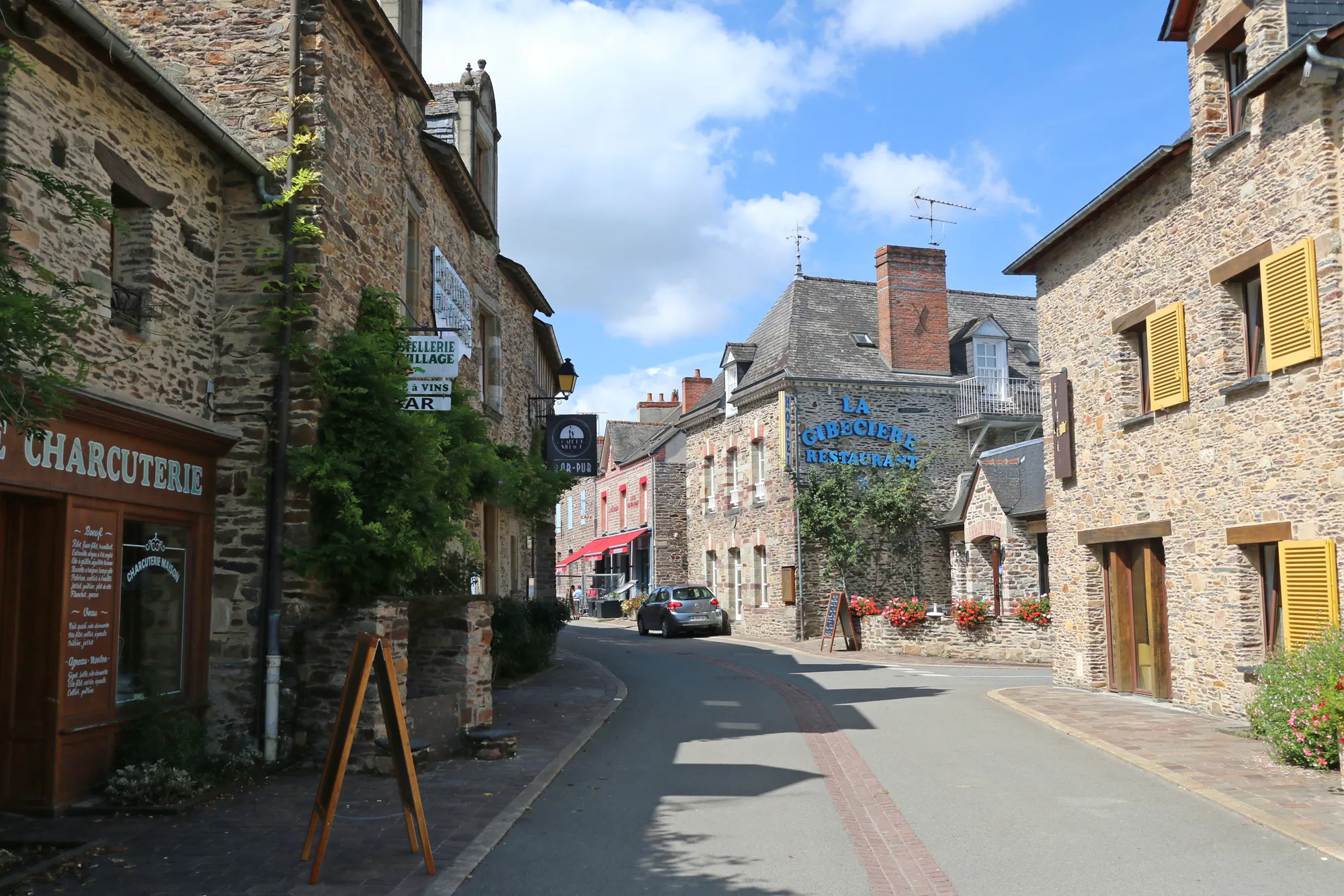 Photo showing: Rue de la Poste