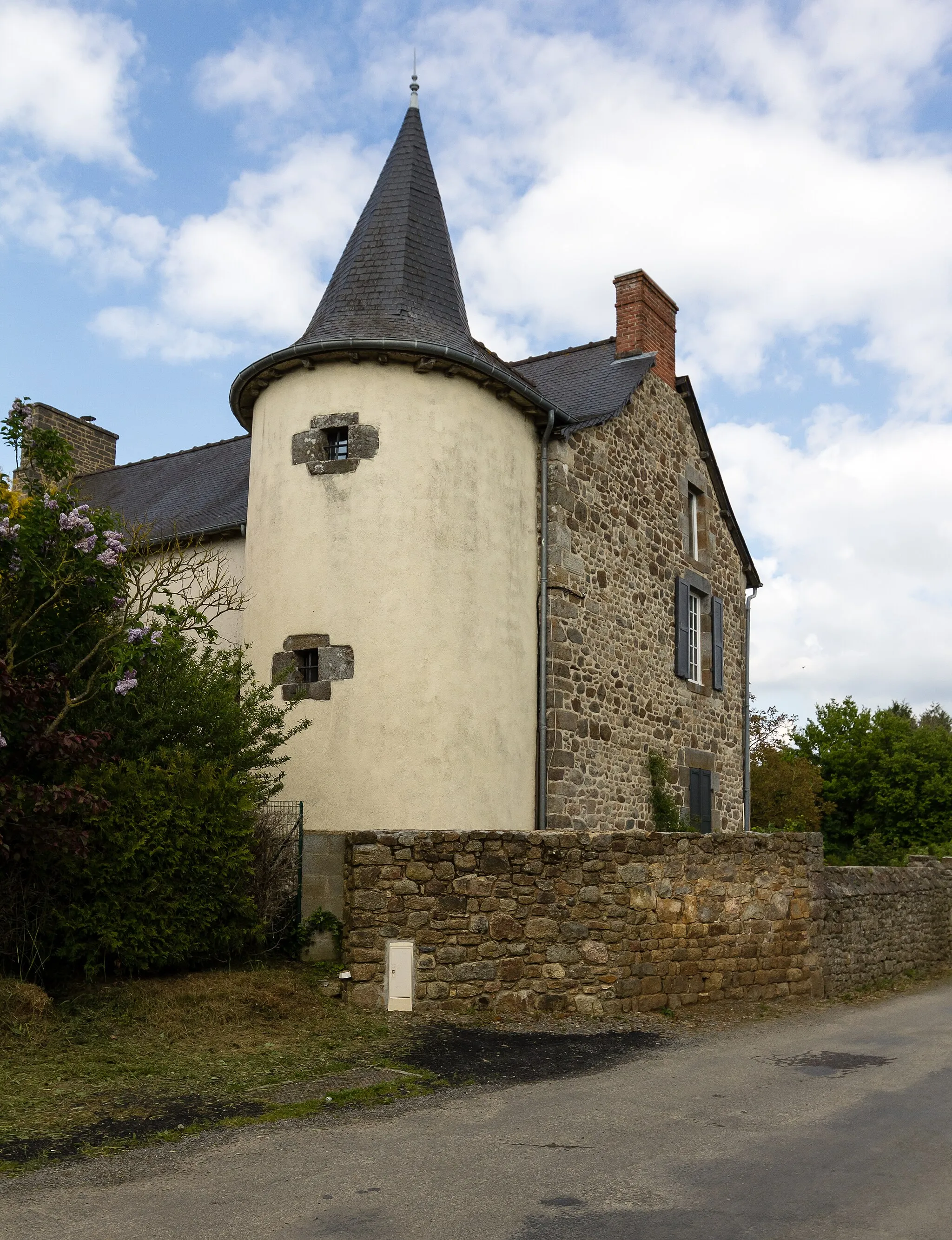 Photo showing: Tour du manoir du Verger à Miniac-sous-Bécherel (France).