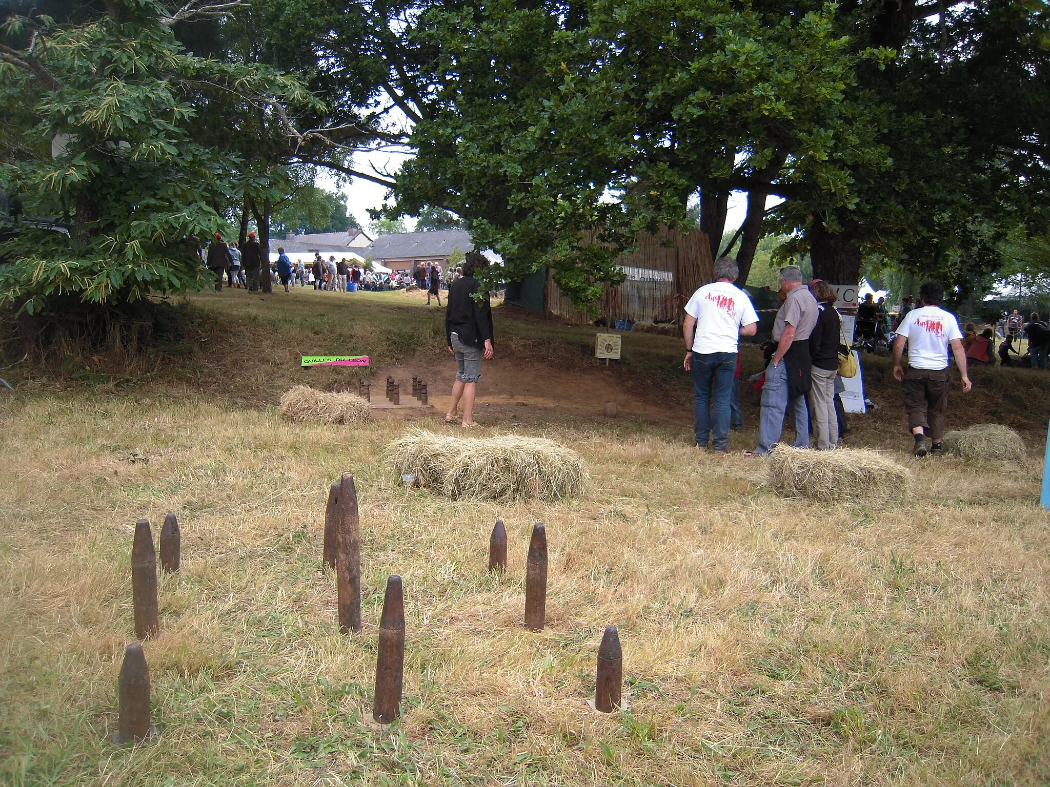 Photo showing: Concours et démonstrations de jeux de quilles par la Jaupitre aux Fêtes Gallèses de Monterfil