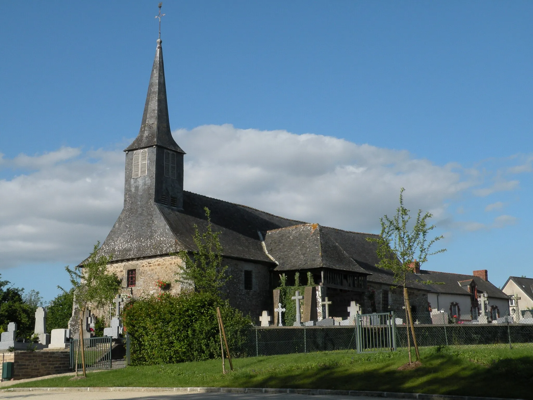 Photo showing: Church of Parthenay-de-Bretagne.