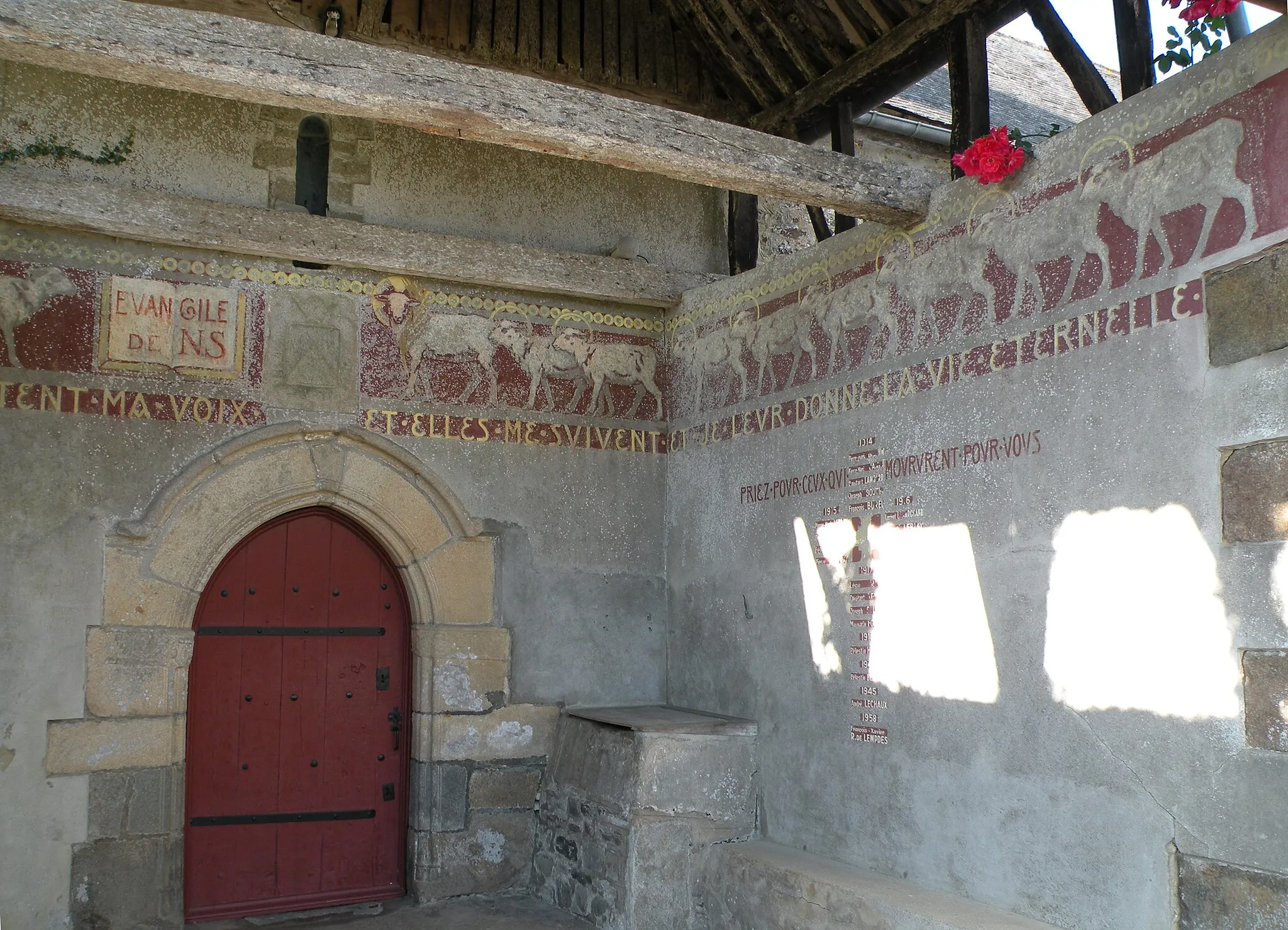 Photo showing: Monument aux morts de l’église Notre-Dame de Parthenay-de-Bretagne.