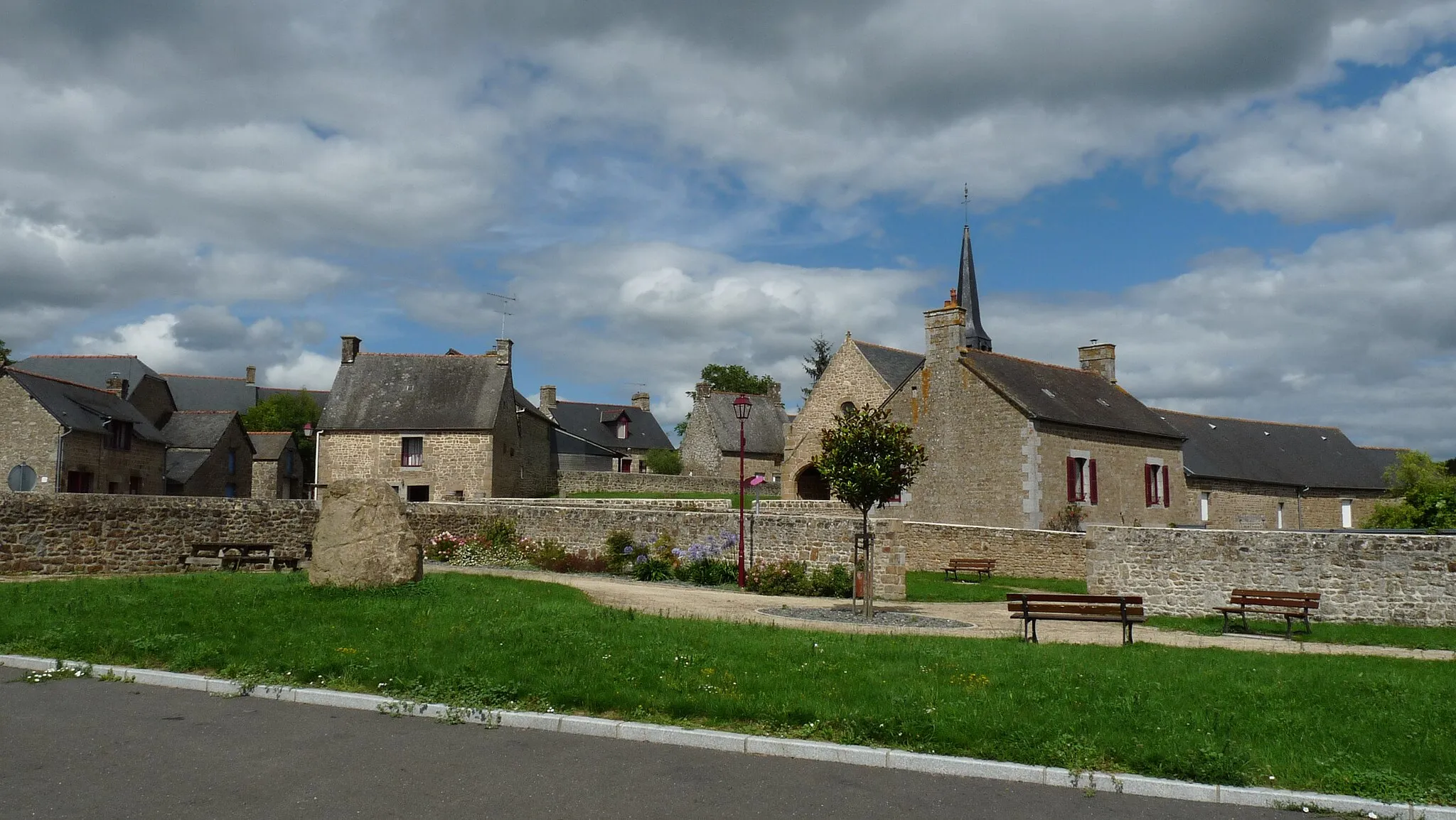 Photo showing: Bourg de Saint-Christophe-de-Valains (35).