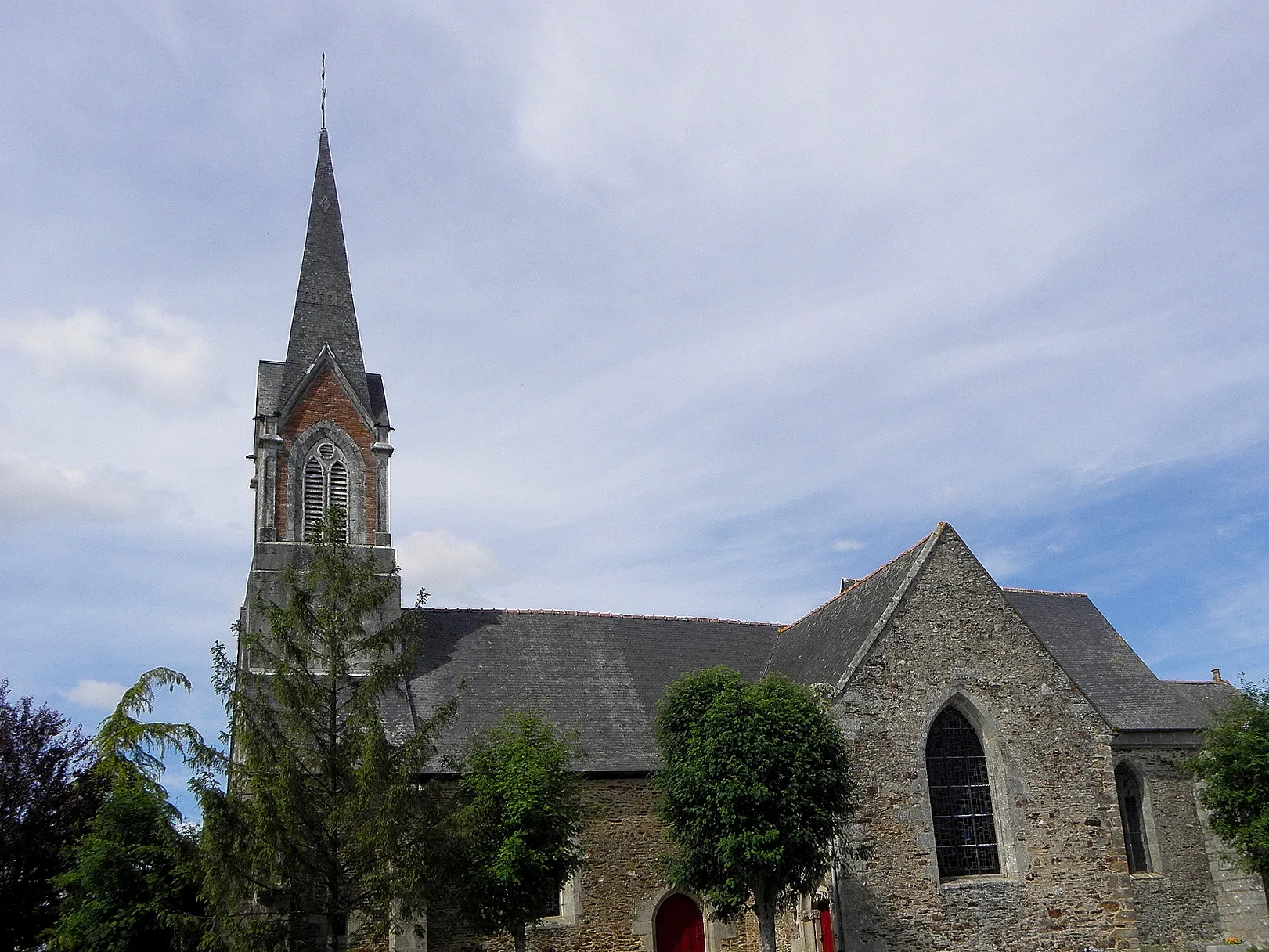 Photo showing: Église Saint-Uniac, commune de Saint-Uniac (35). Vue méridionale.