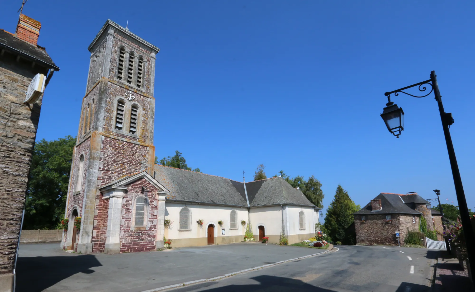 Photo showing: Église Saint-Yhurial