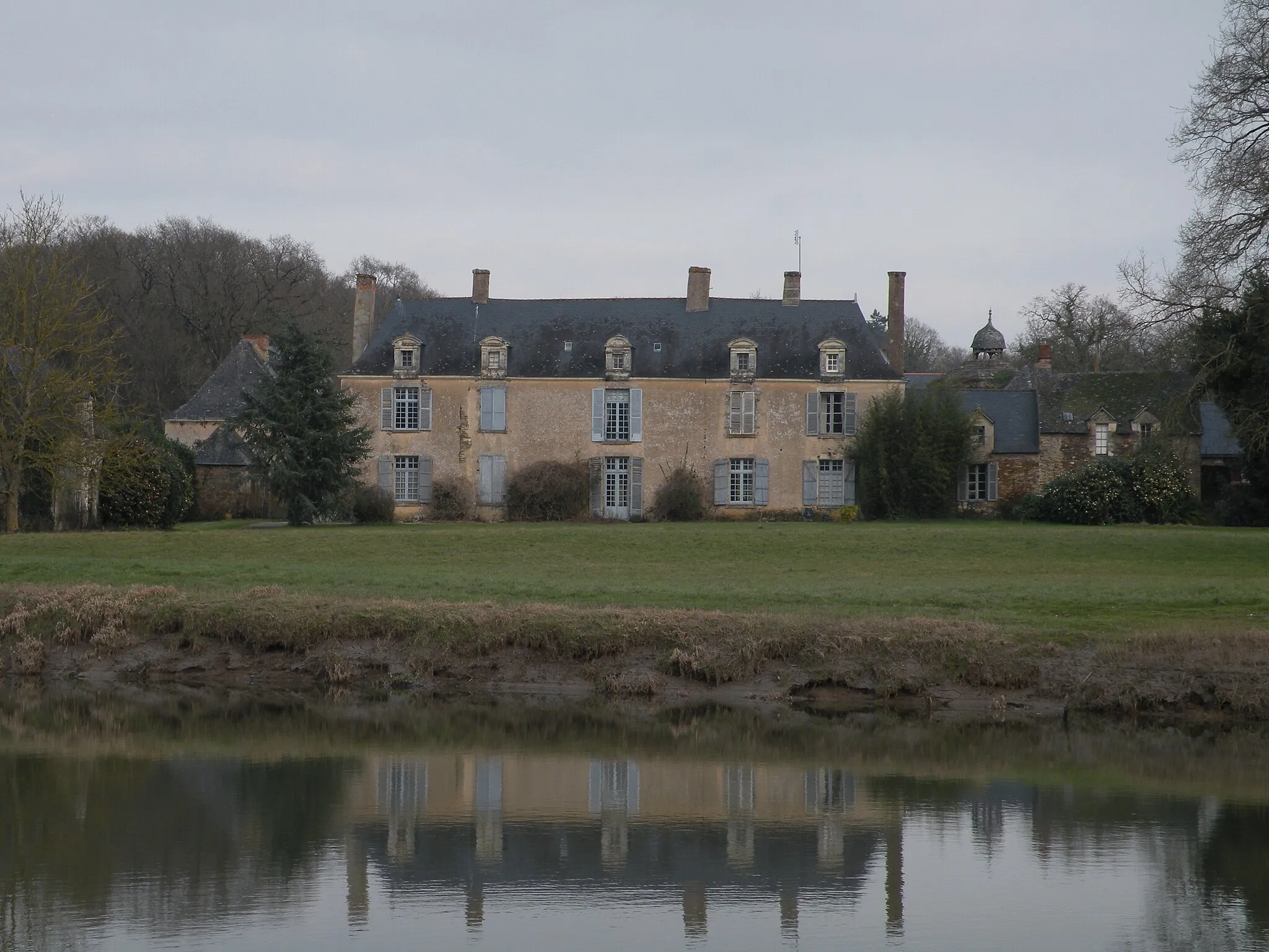 Photo showing: Port de Roche castle in Sainte-Anne-sur-Vilaine.