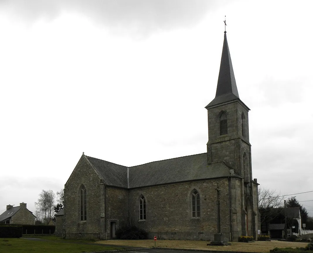 Photo showing: Vue septentrionalde de l'église Saint-Symphorien d'Aucaleuc (22).