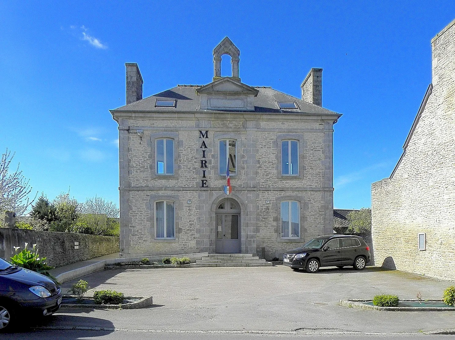 Photo showing: Mairie de Brusvily (22).