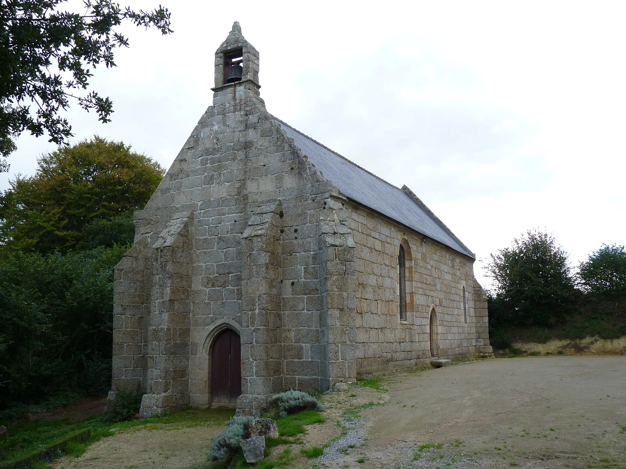 Photo showing: Décrite comme une ruine dans la base Mérimée, la chapelle est aujourd'hui (2013) parfaitement restaurée.
