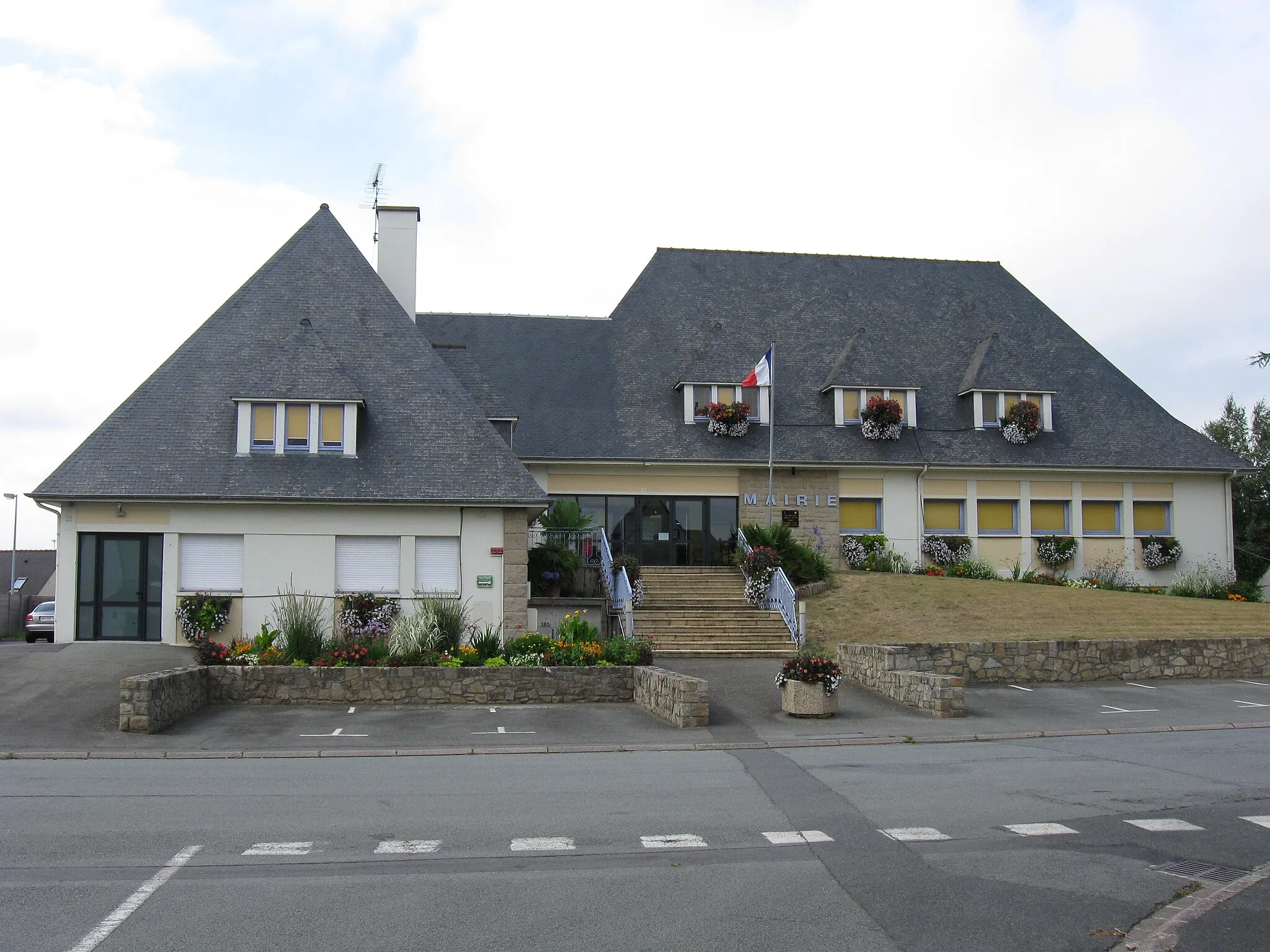 Photo showing: Mairie de Créhen. (Département des Côtes-d'Armor, région Bretagne).