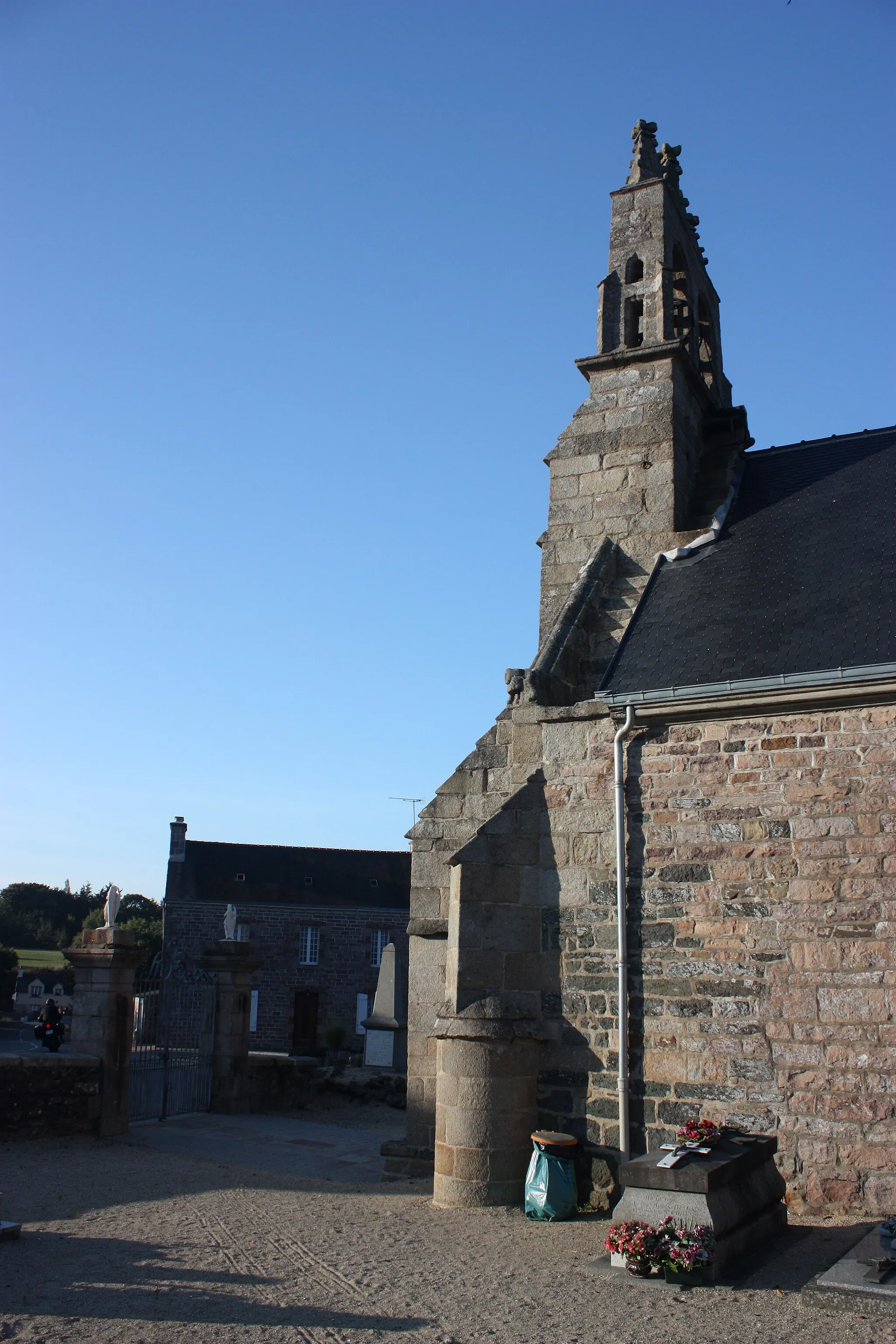 Photo showing: Church of Kerfot (Côtes d'Armor, Brittany, France)