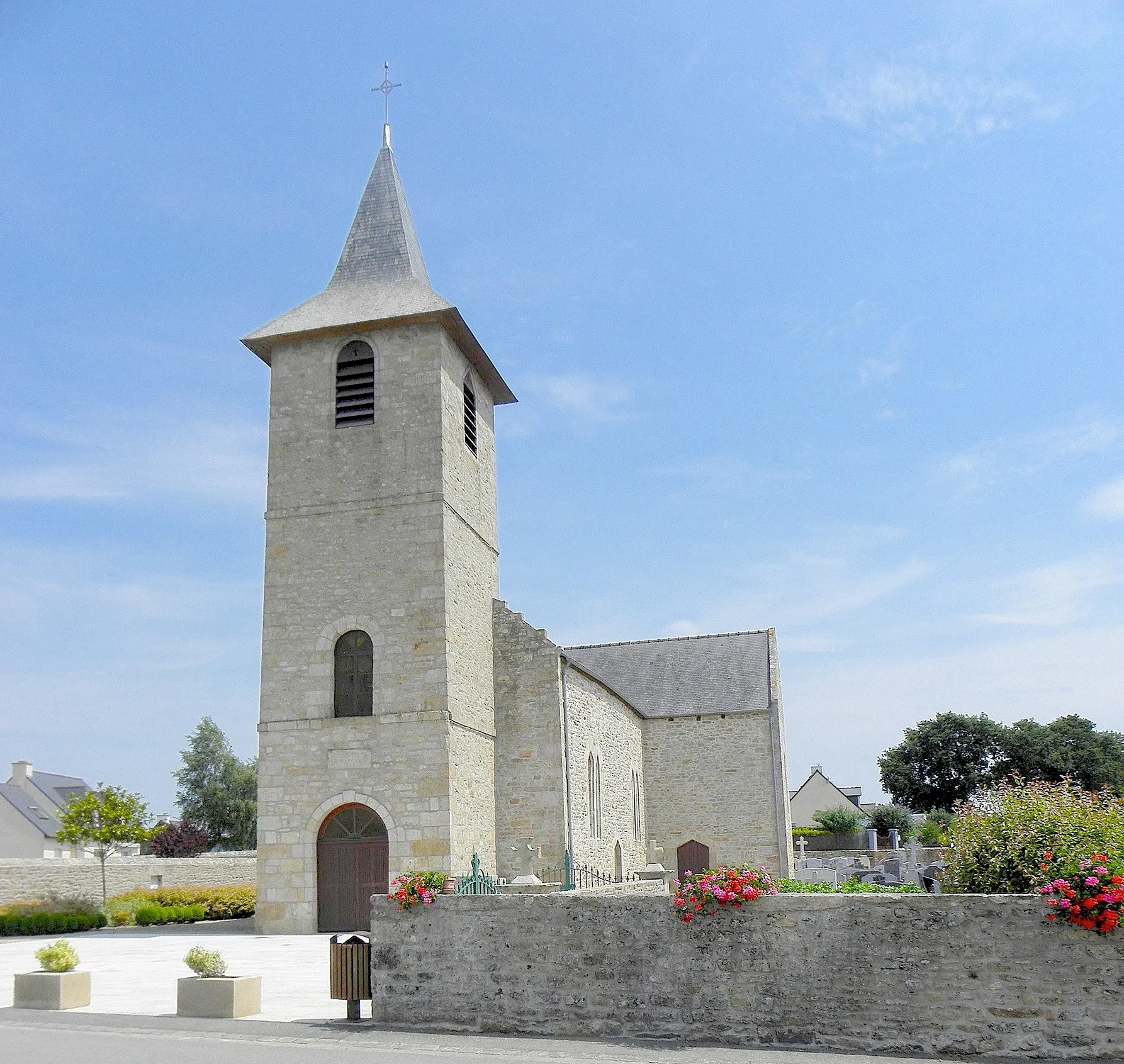 Photo showing: Église Saint-Pierre et Sainte-Agnès de La Landec (22).