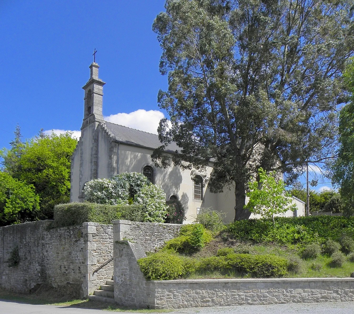 Photo showing: Église Saint-Barthélémy du Hinglé (22).