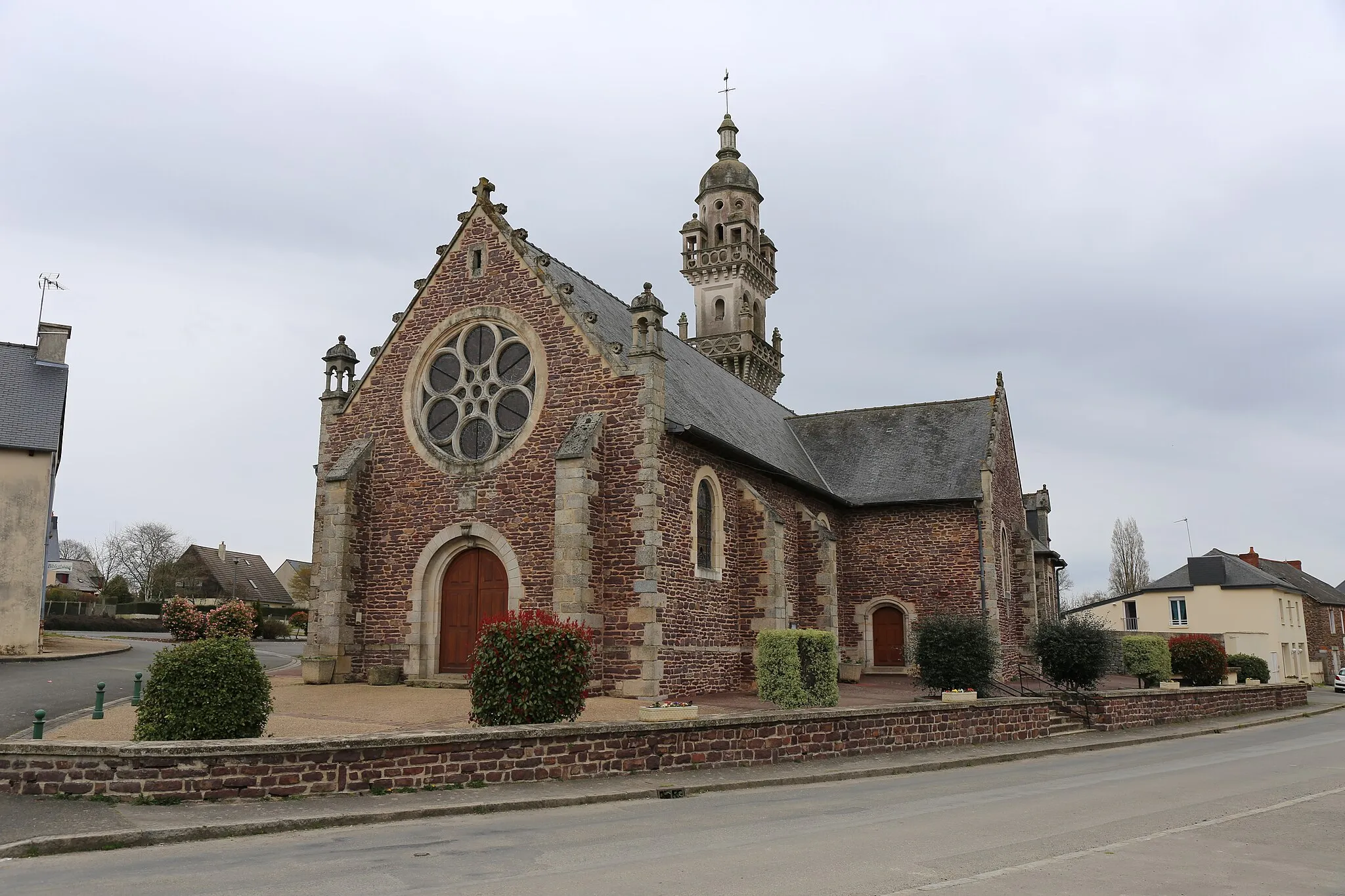 Photo showing: Church of Loscouët-sur-Meu.