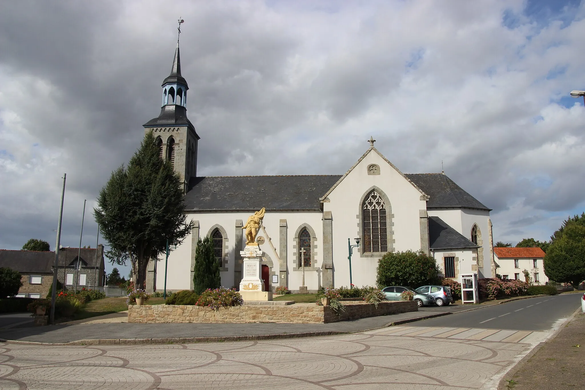 Photo showing: église st pierre