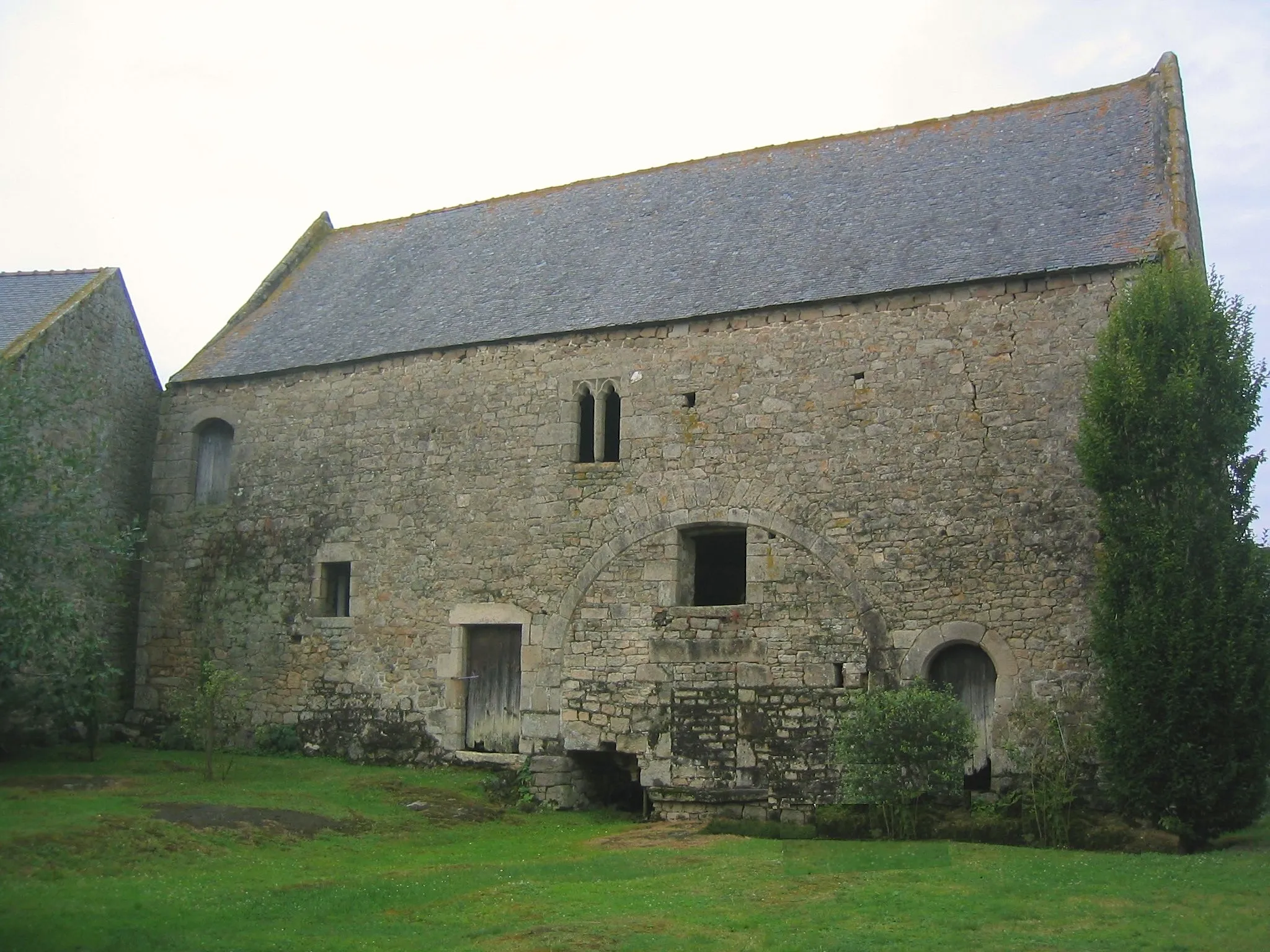 Photo showing: vue depuis la cour intérieure de la façade Ouest.