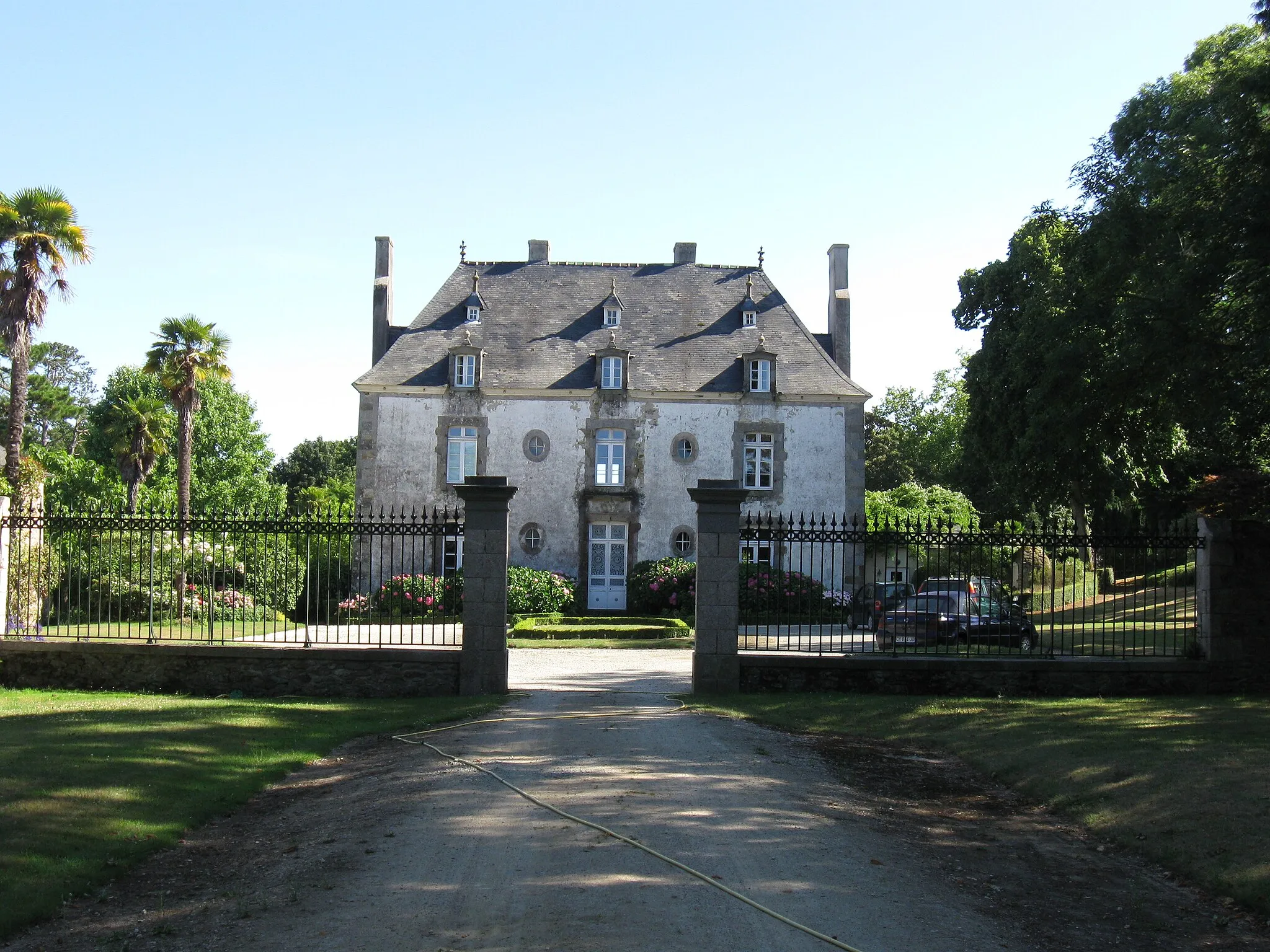 Photo showing: Le château de la Ravillais, commune de Ploubalay. (Côtes-d'Armor, région Bretagne).