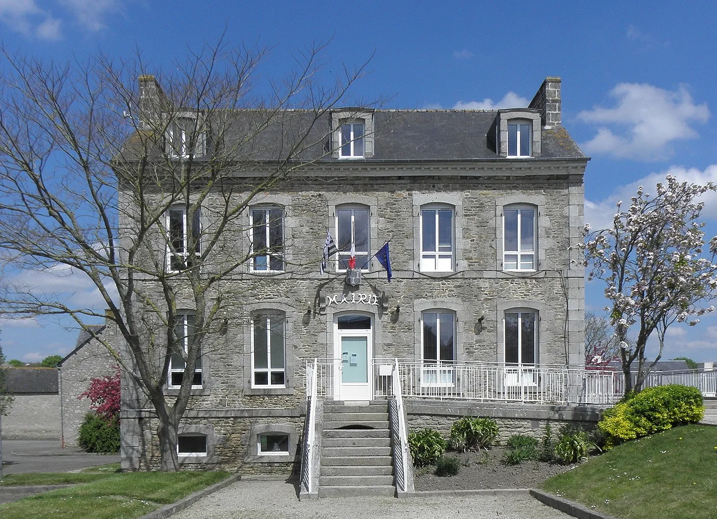Photo showing: Mairie de Plumaudan (22).