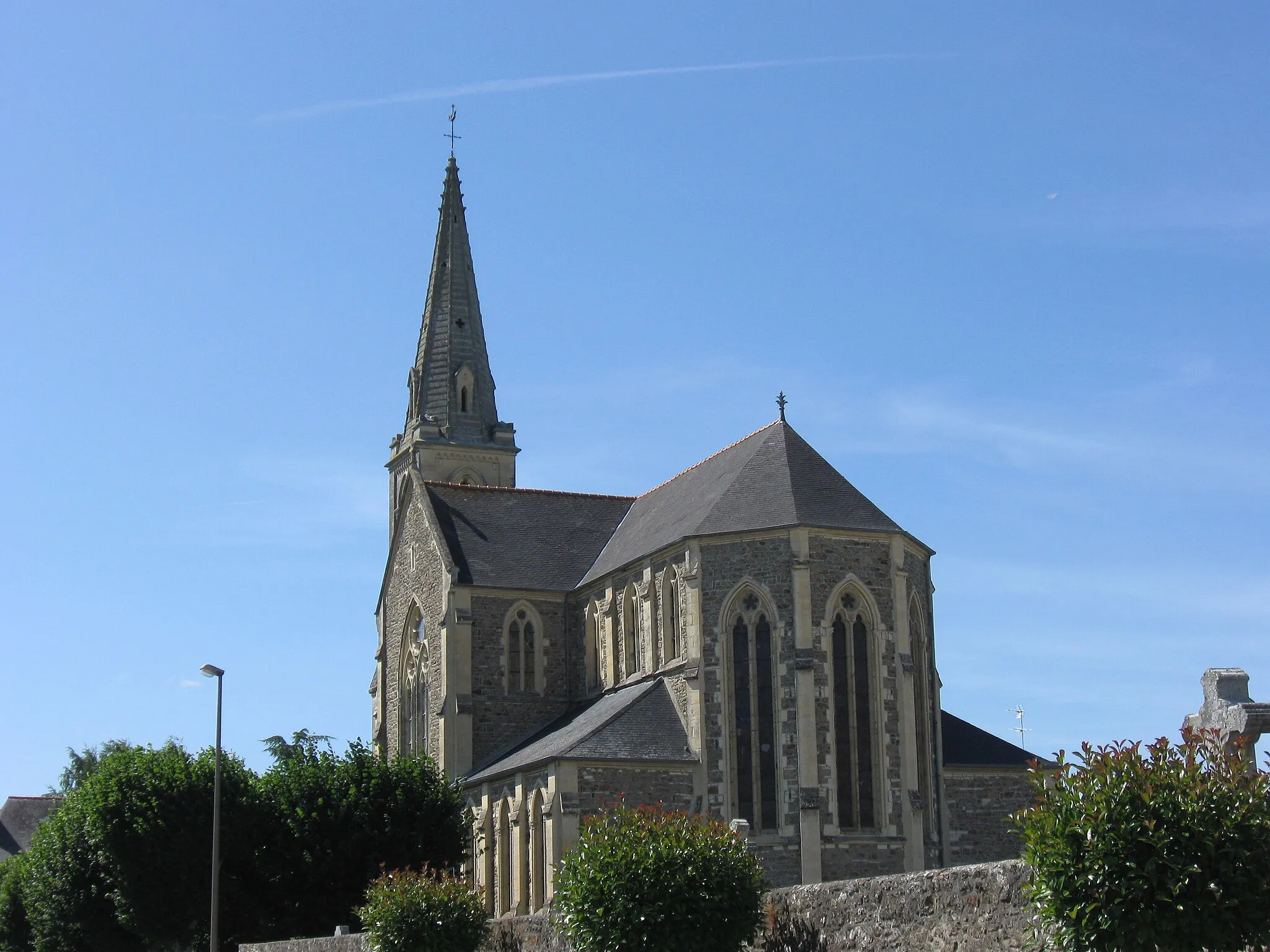 Photo showing: L'église Saint-Lunaire (1864) de Saint-Lormel. (Côtes-d'Armor, région Bretagne).