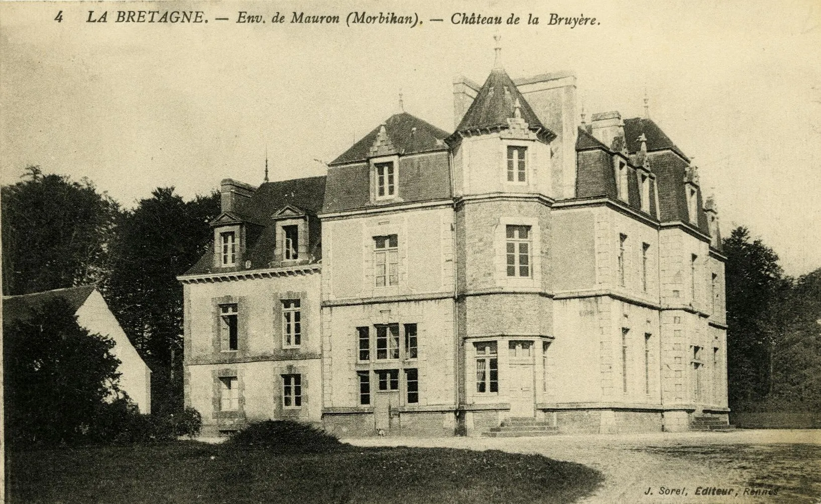 Photo showing: Environs de Mauron... Château de la Bruyère.