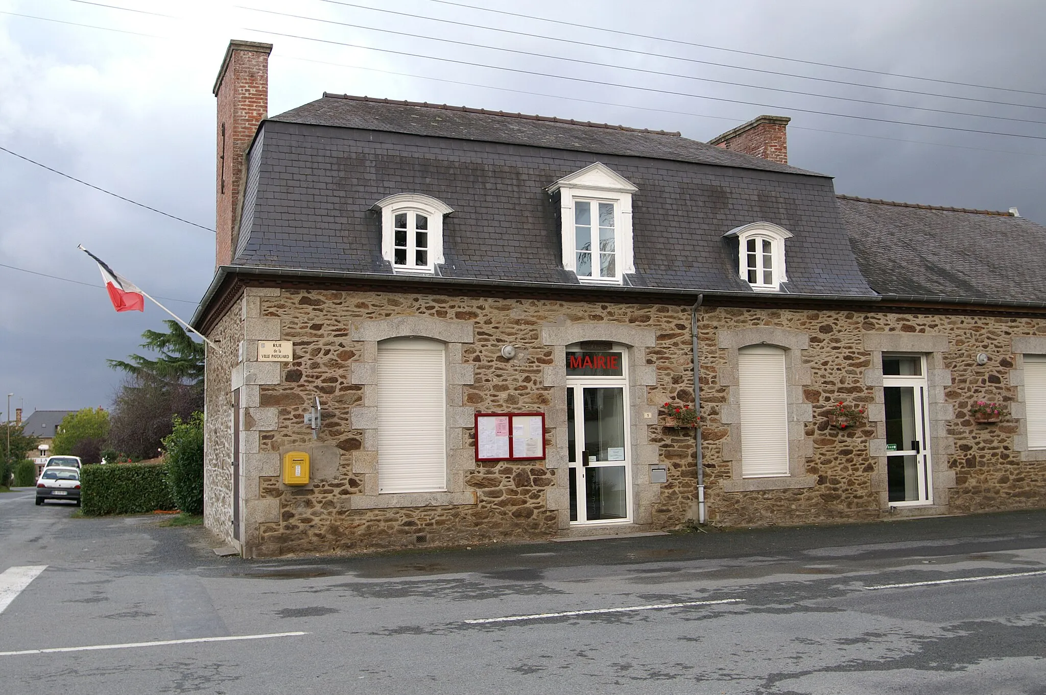 Photo showing: Mairie de Tréméreuc.