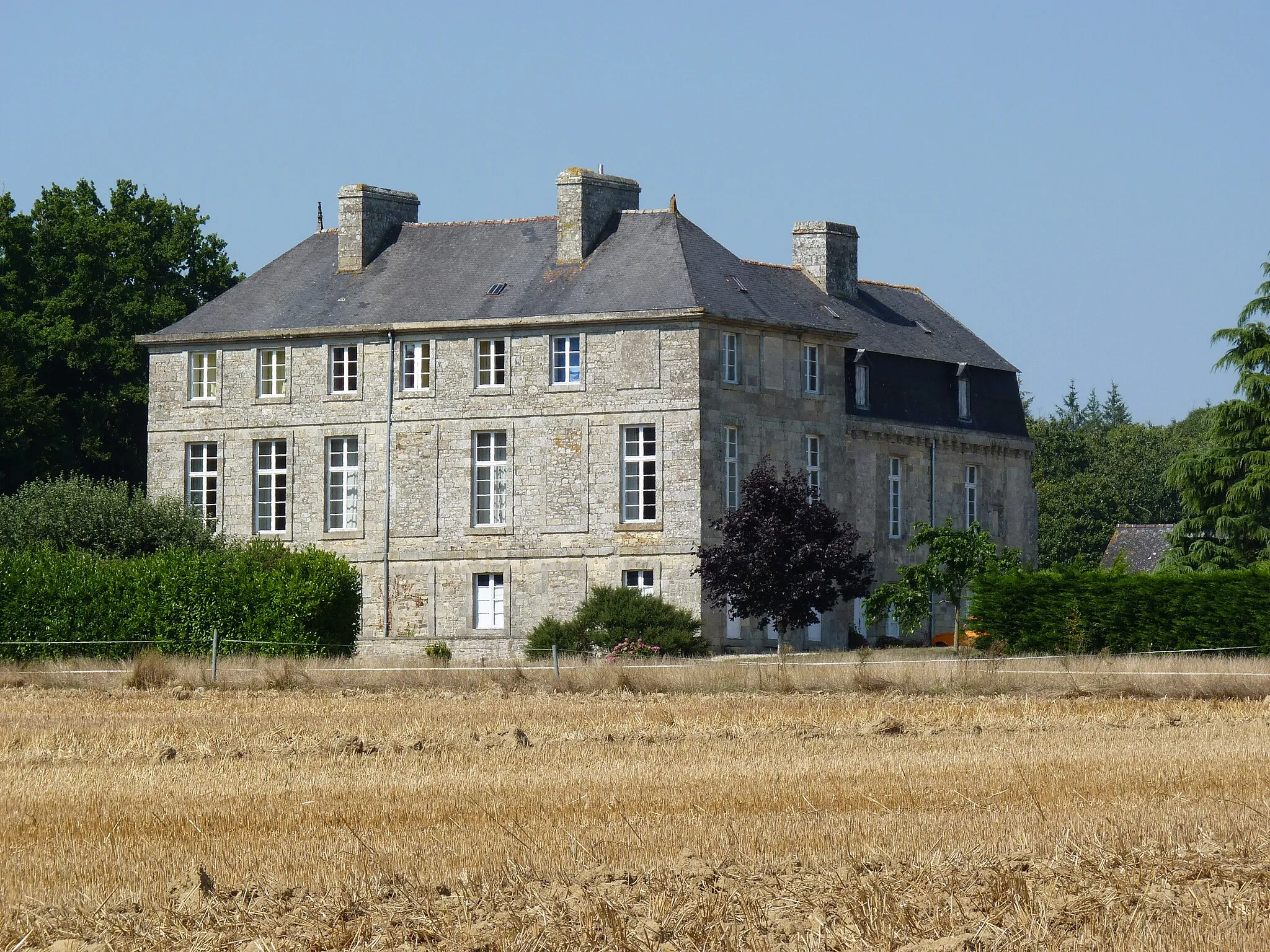 Photo showing: Château. Il semble que c'est l'ancienne tour qui est protégée par les Monuments historiques.