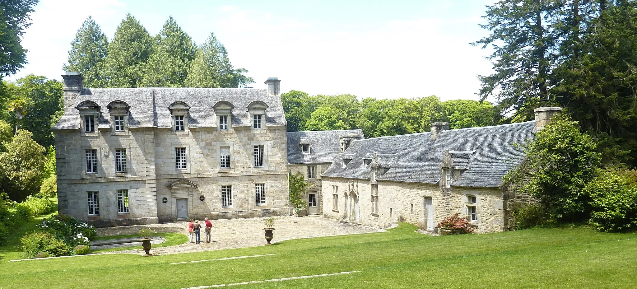 Photo showing: Le manoir de Penhoat : vue extérieure d'ensemble.