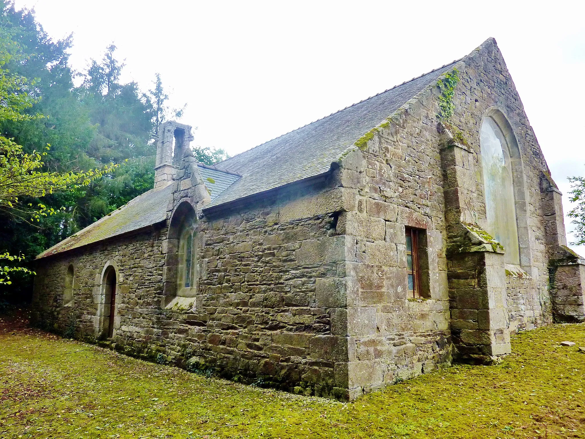 Photo showing: Plounévézel : la chapelle Saint-Idunet.
