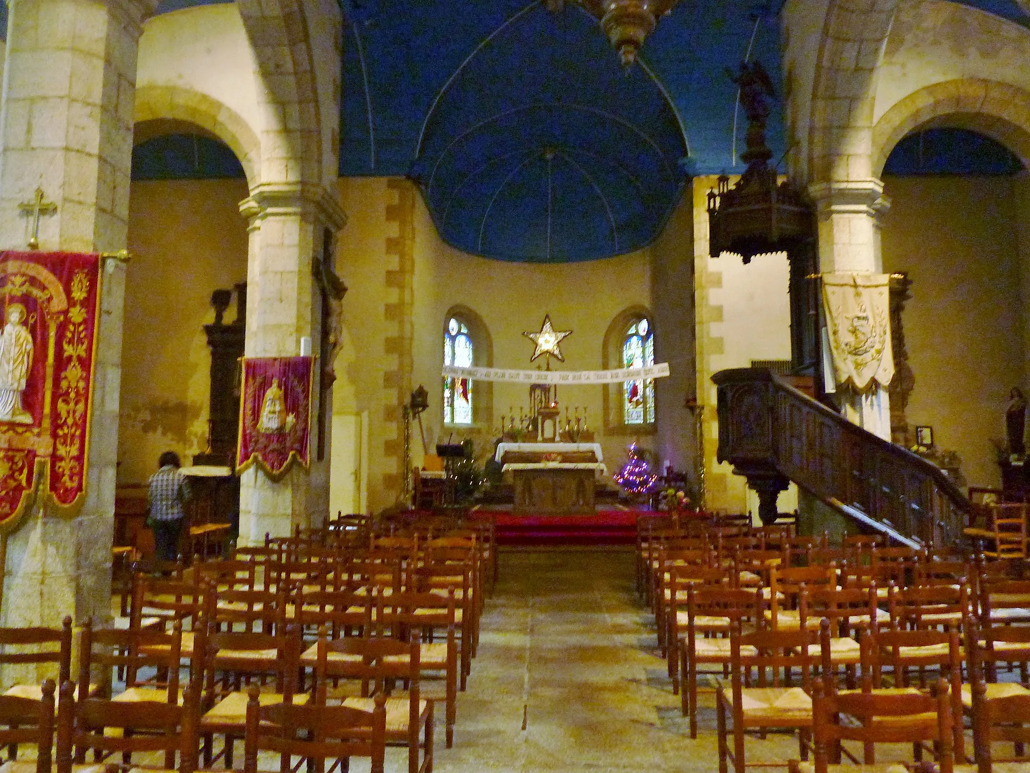 Photo showing: Port-Launay : église paroissiale Saint-Nicolas, vue intérieure d'ensemble