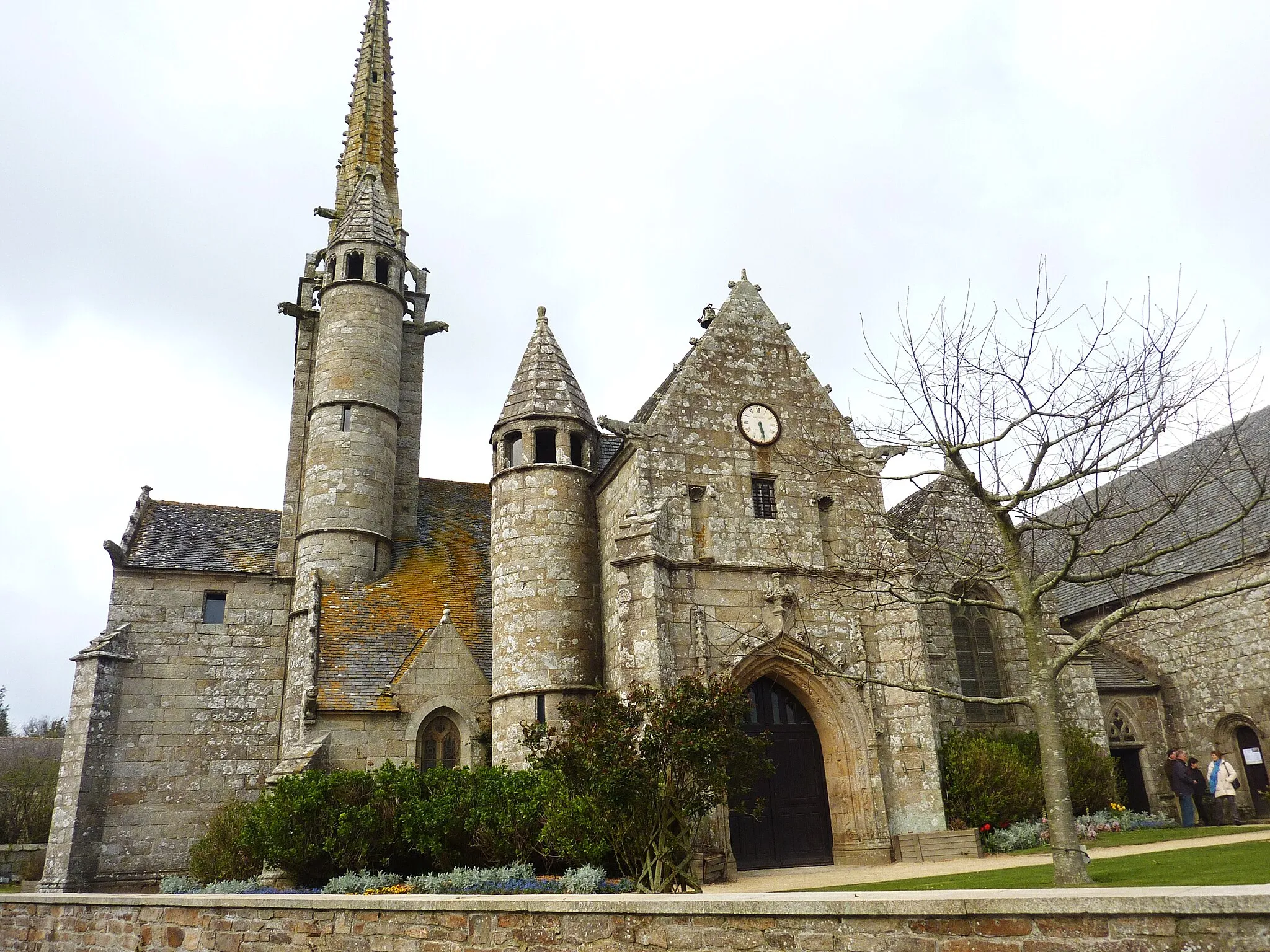 Photo showing: Ploumilliau, église Saint-Milliau : vue extérieure d'ensemble