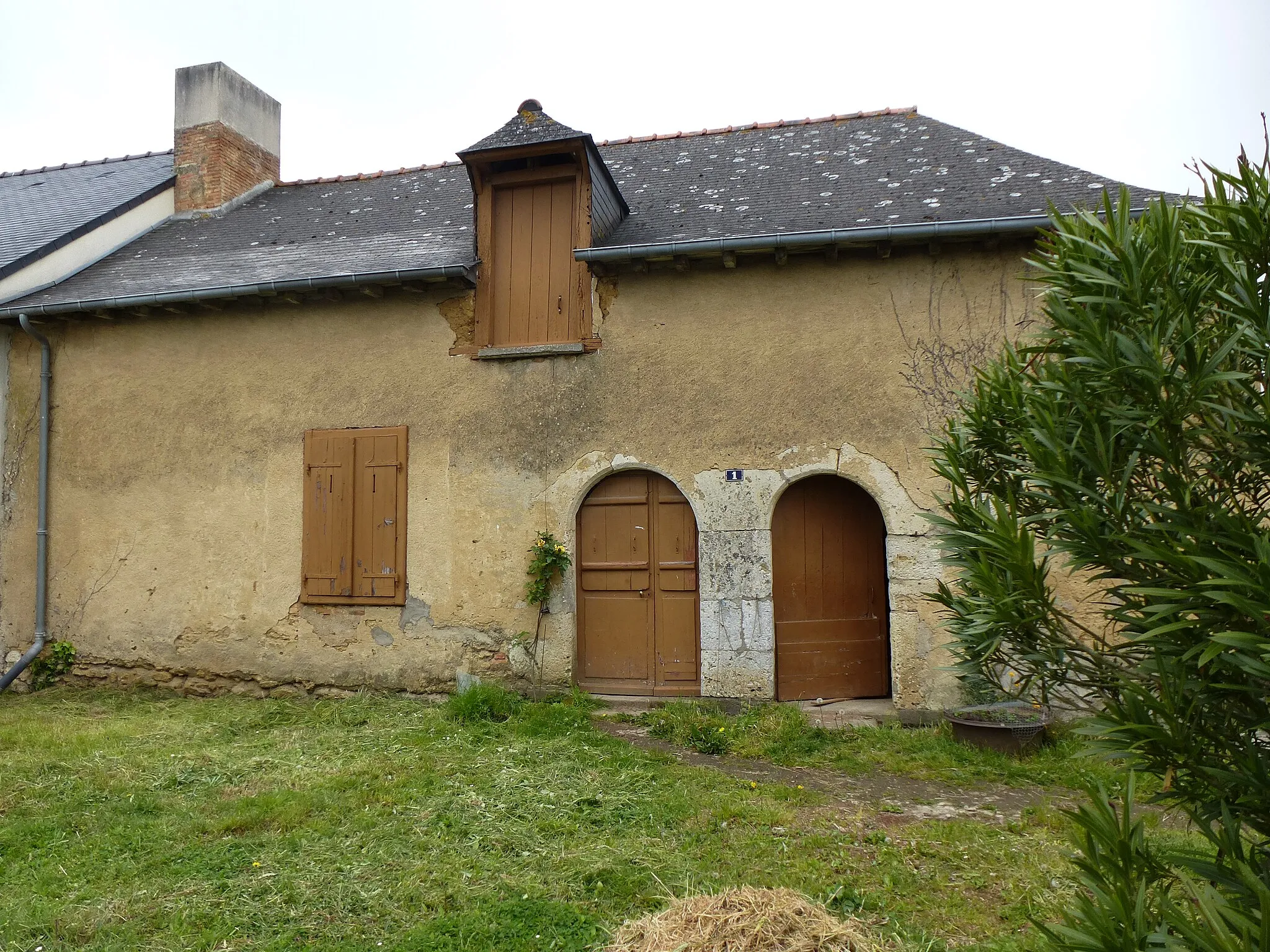 Photo showing: Chartres-de-Bretagne, France