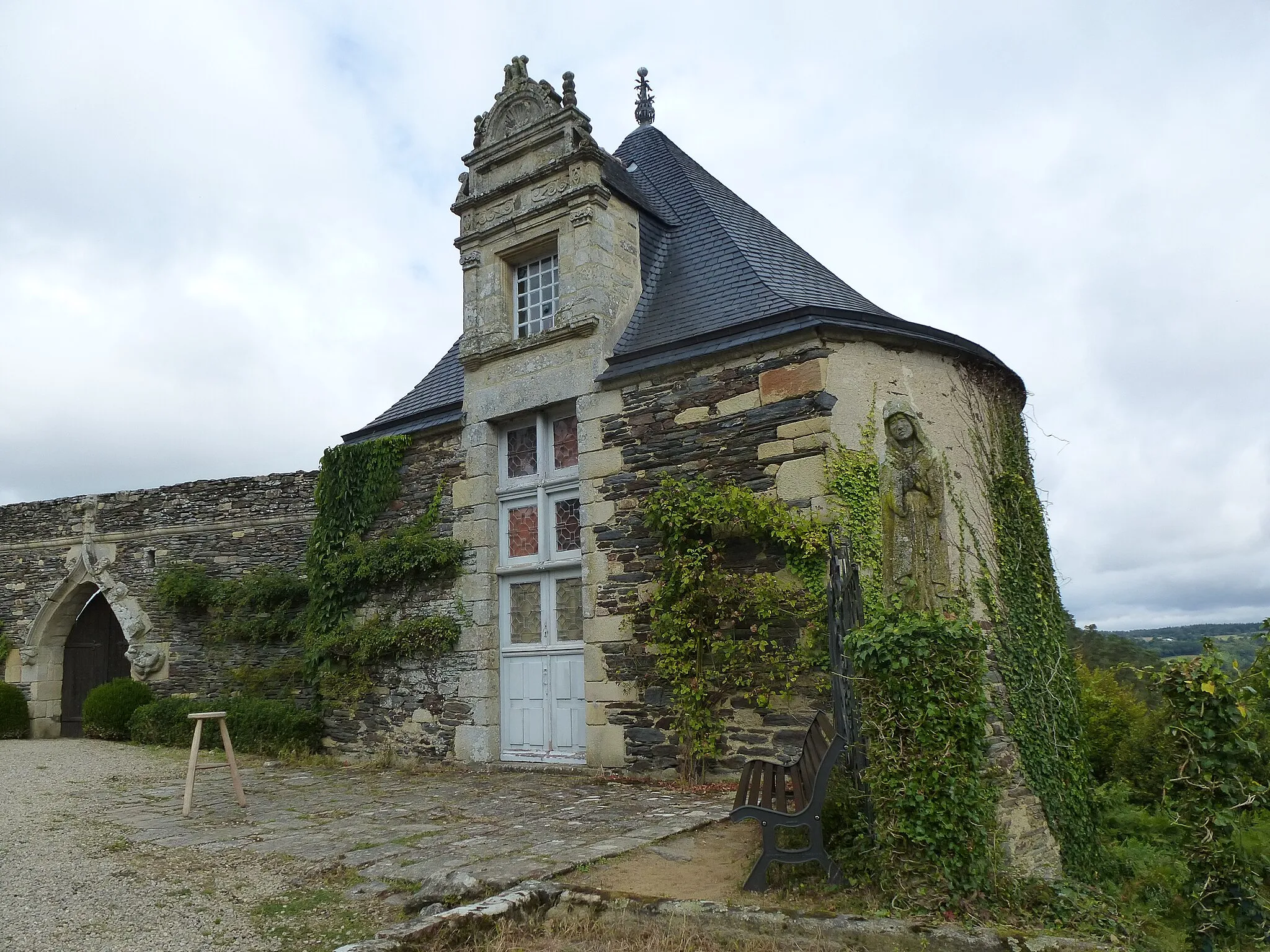 Photo showing: chateau de rochefort-en-terre