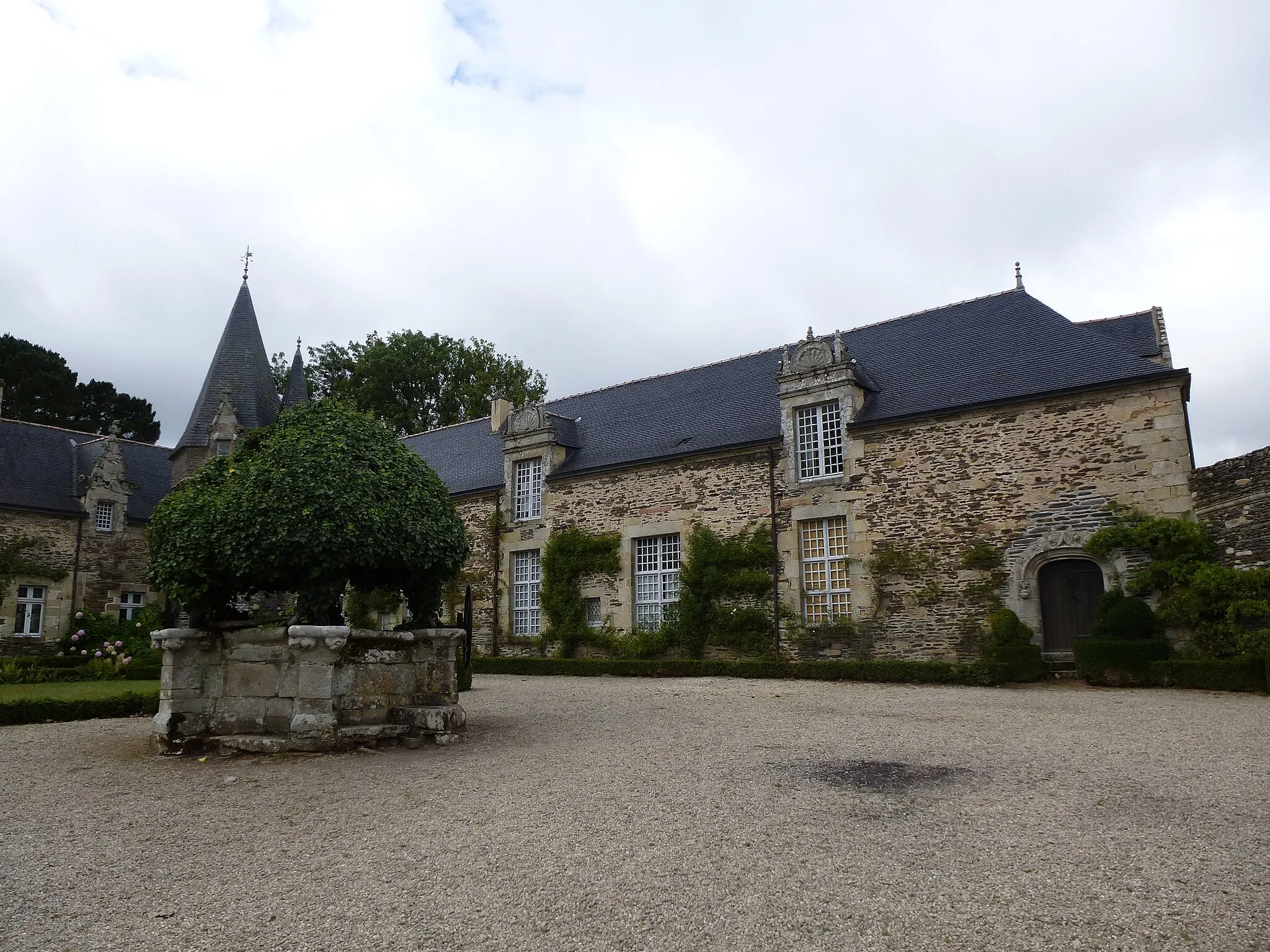 Photo showing: chateau de rochefort-en-terre