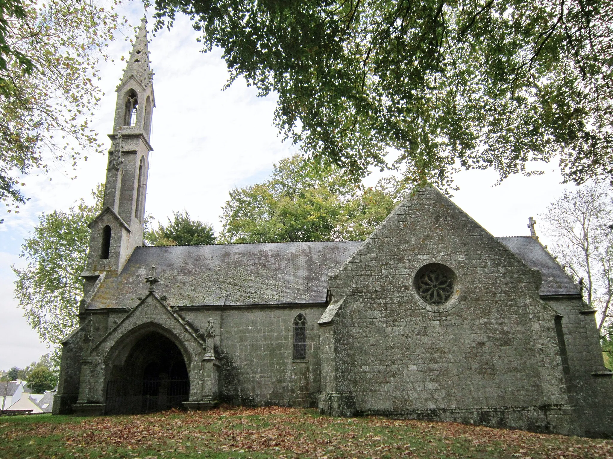 Photo showing: Le Sourn : chapelle Saint-Michel, vue extérieure d'ensemble.