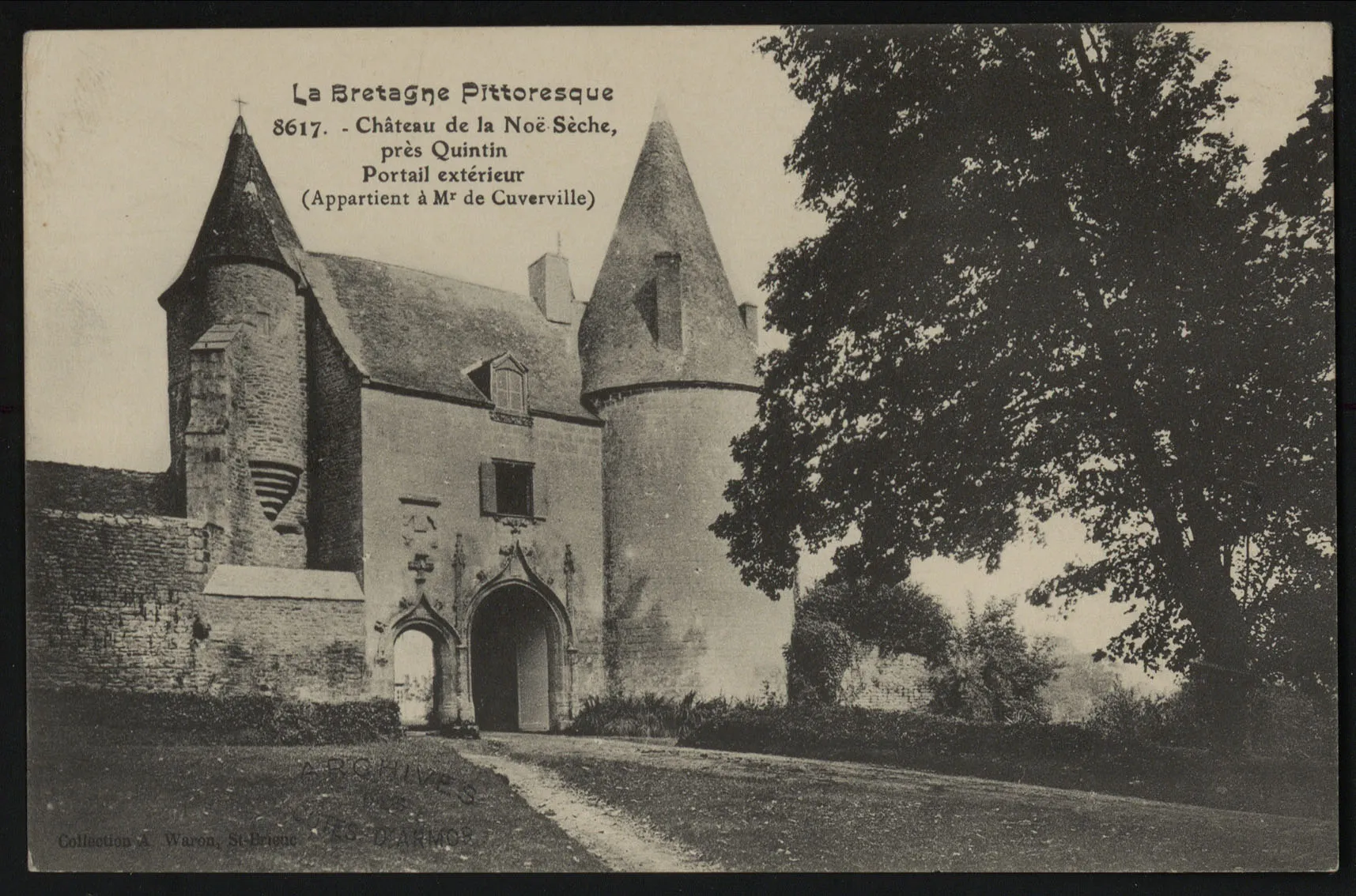 Photo showing: Château de la Noë-sèche, près Quintin. Portail extérieur. (Appartient à Mr de Cuverville).