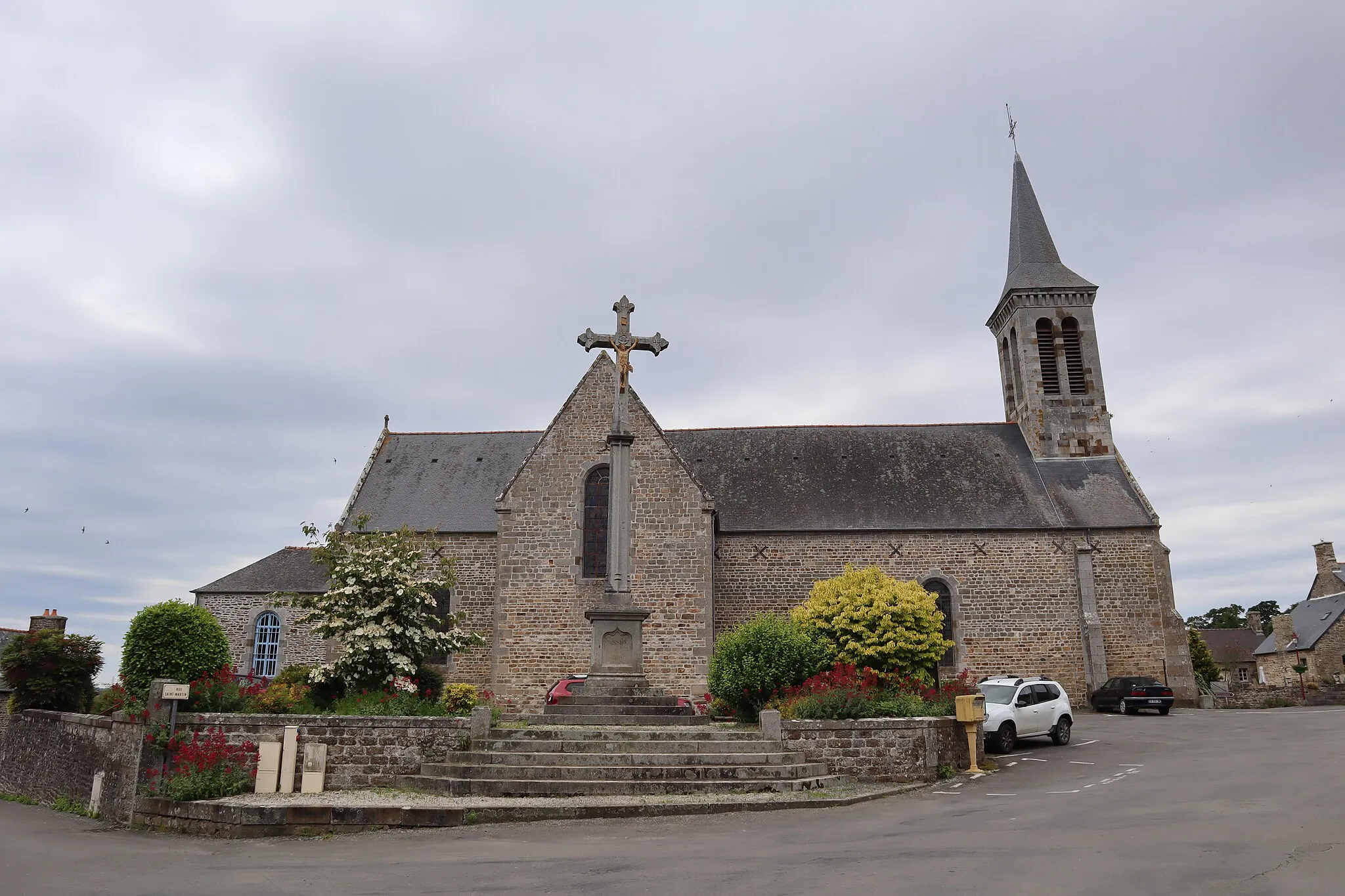 Photo showing: Église Saint-Martin de Noyal-sous-Bazouges, Ille-et-Vilaine.