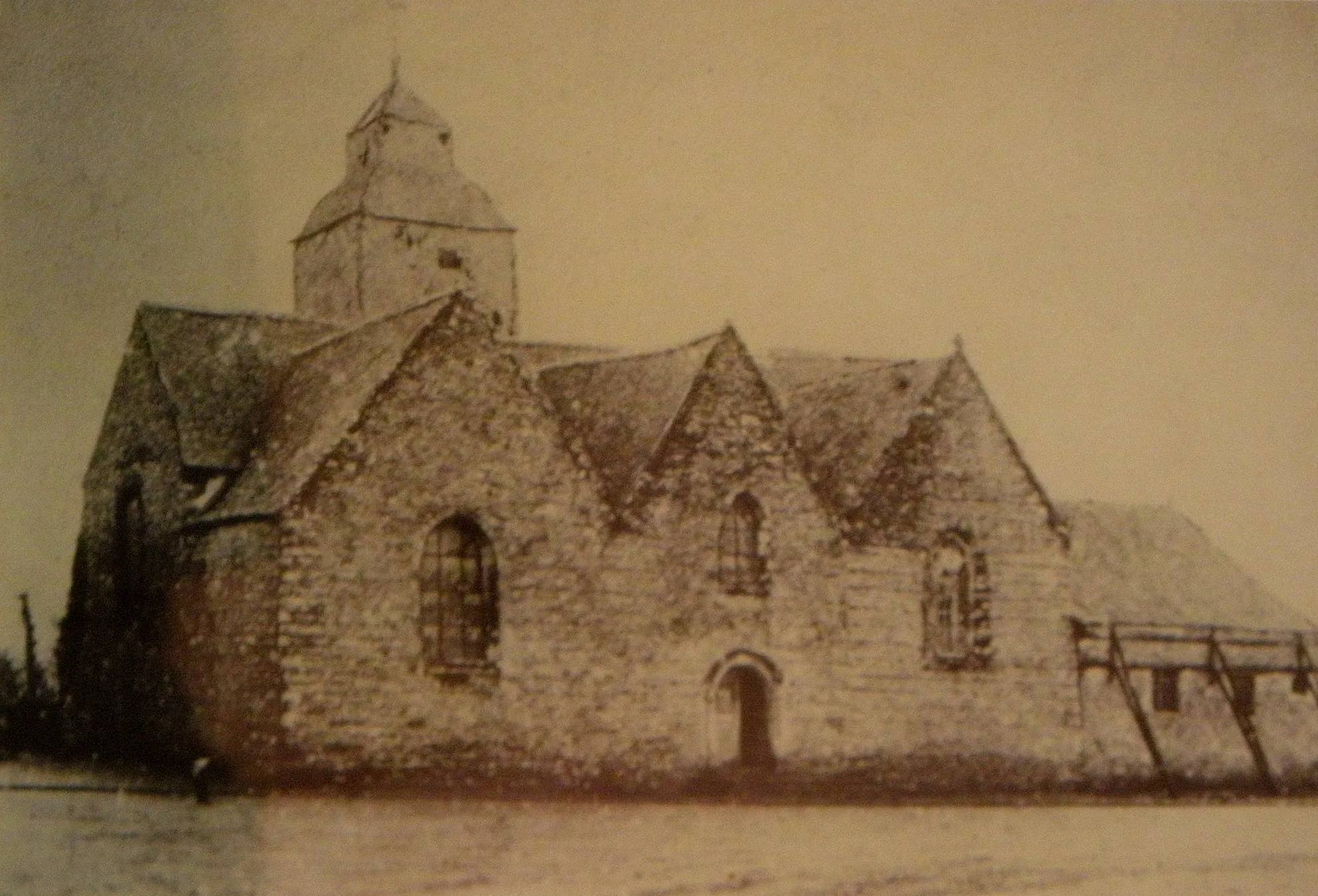 Photo showing: L'ancienne église de Maxent (35), avant 1893.