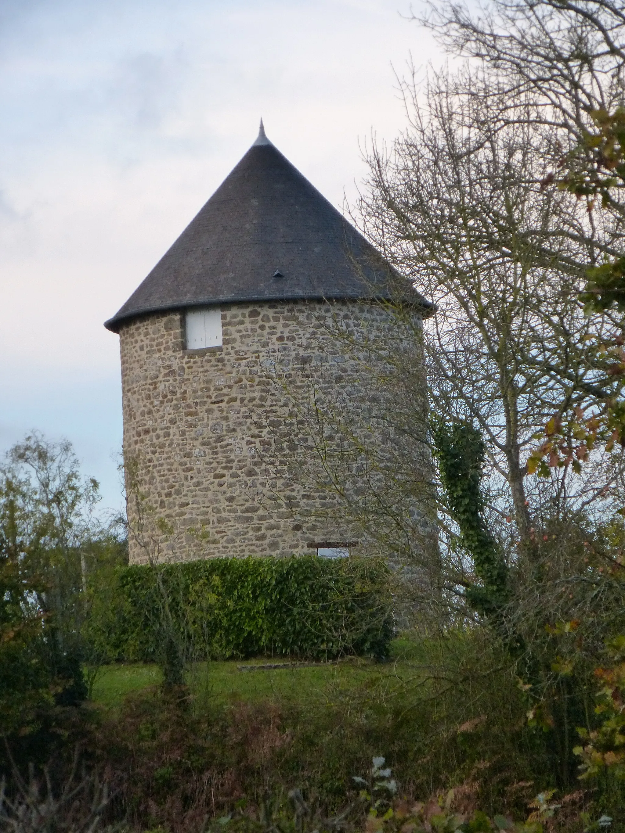Photo showing: " le moulin du mont " au mont dol